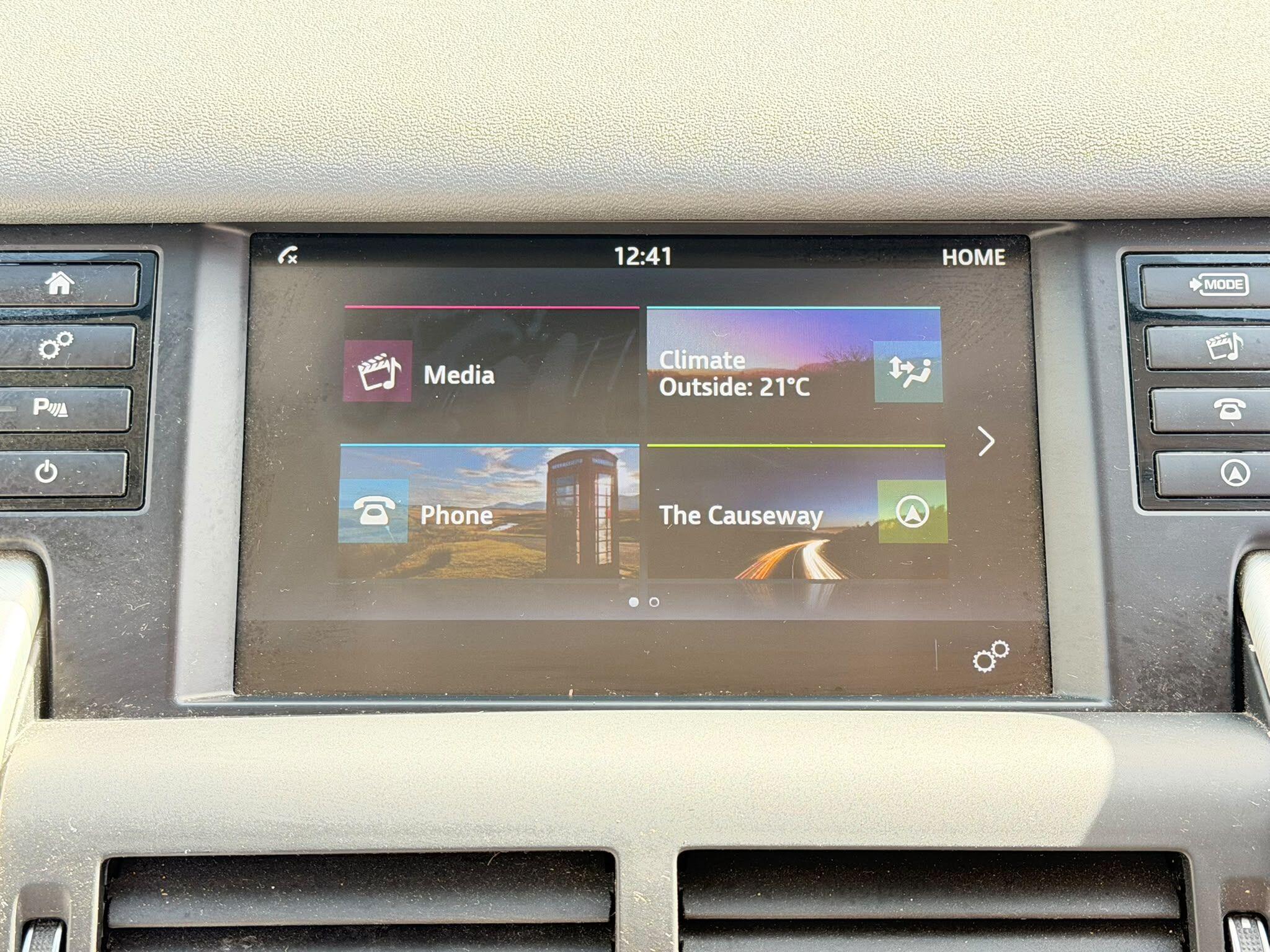 Land Rover Discovery Sport view 26