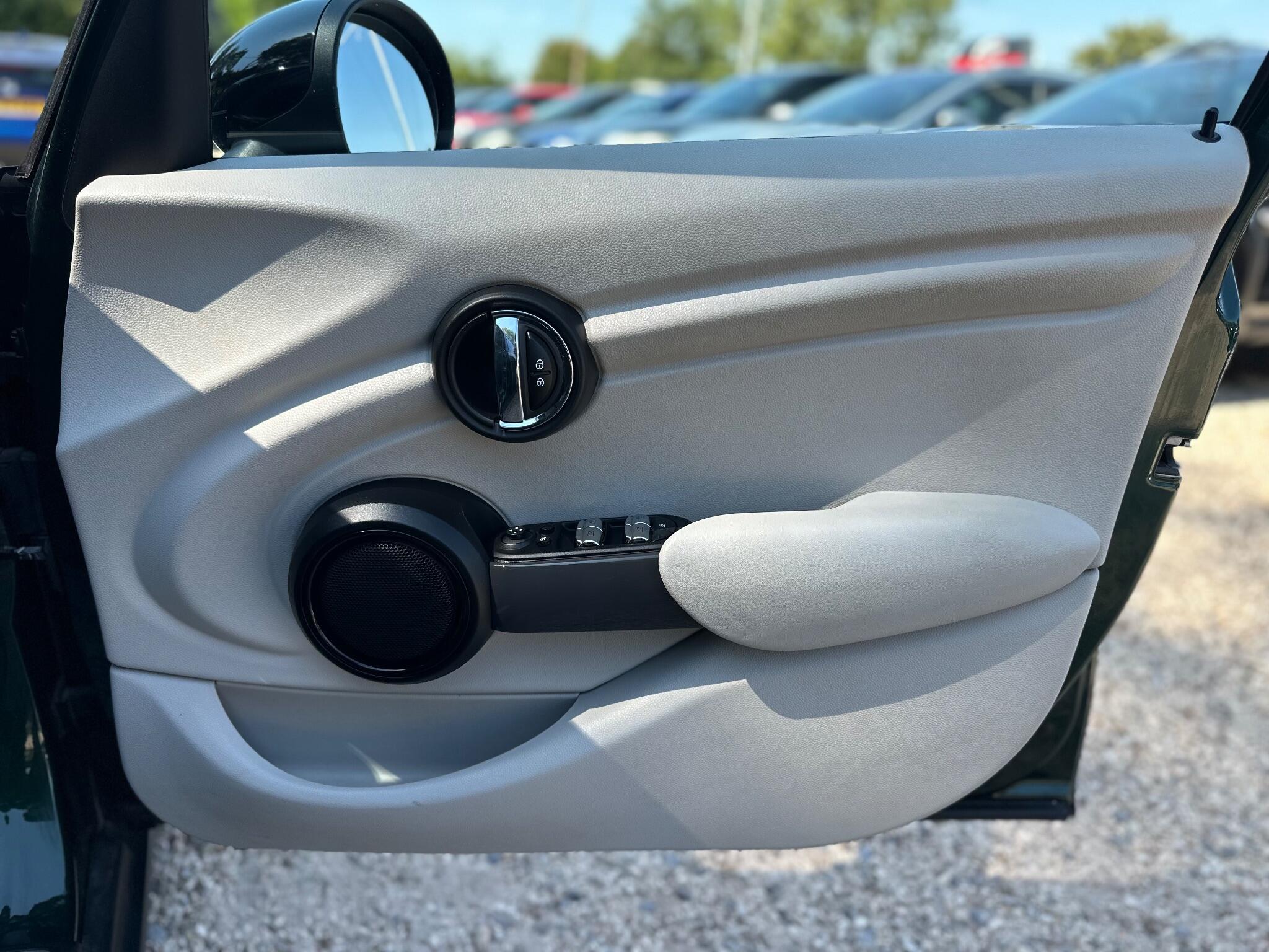 MINI Hatch view 56