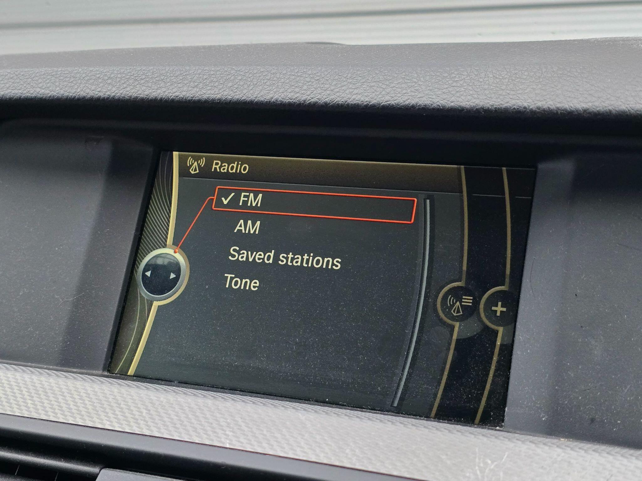BMW 5 Series view 22