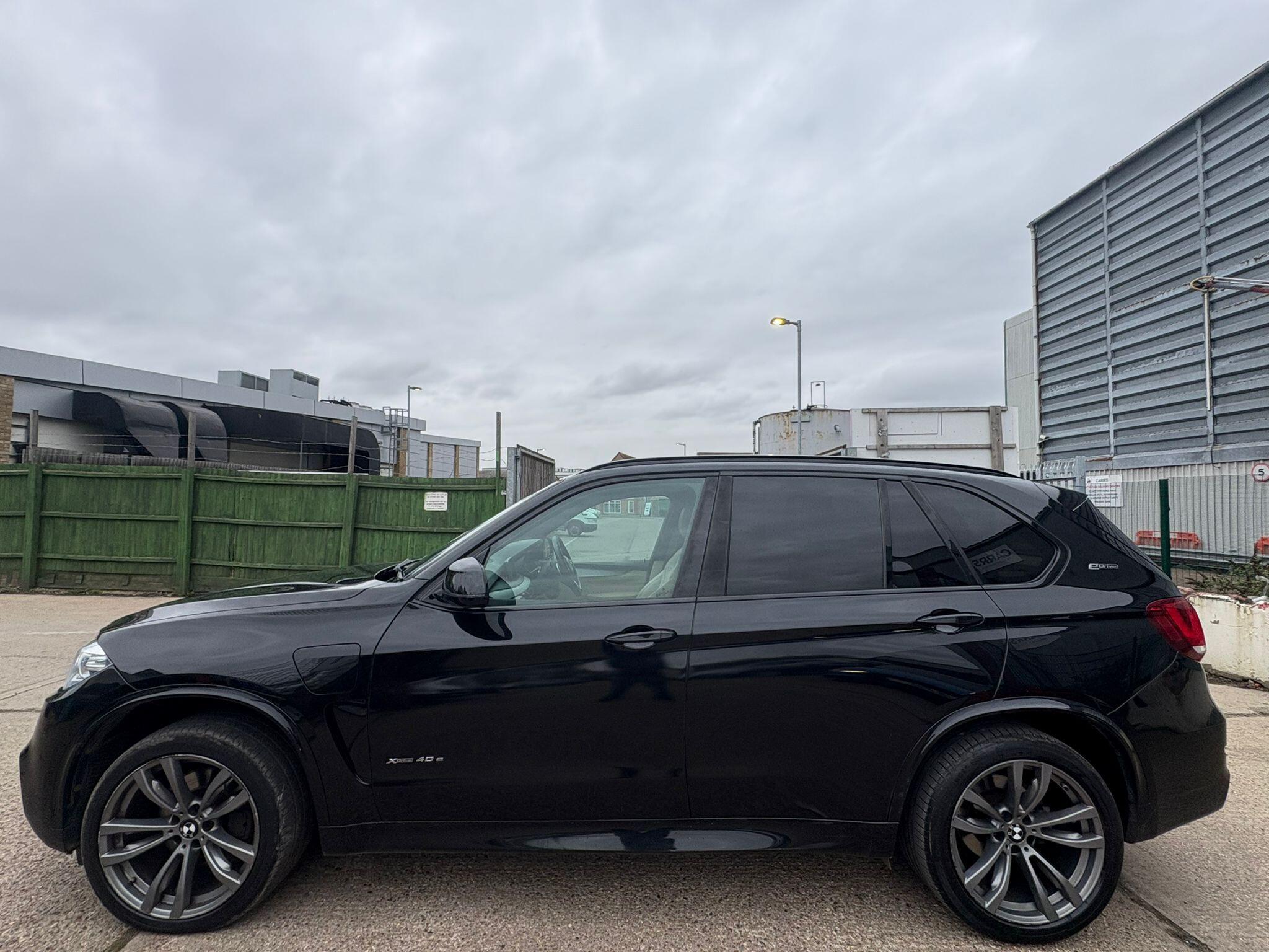 BMW X5 view 10