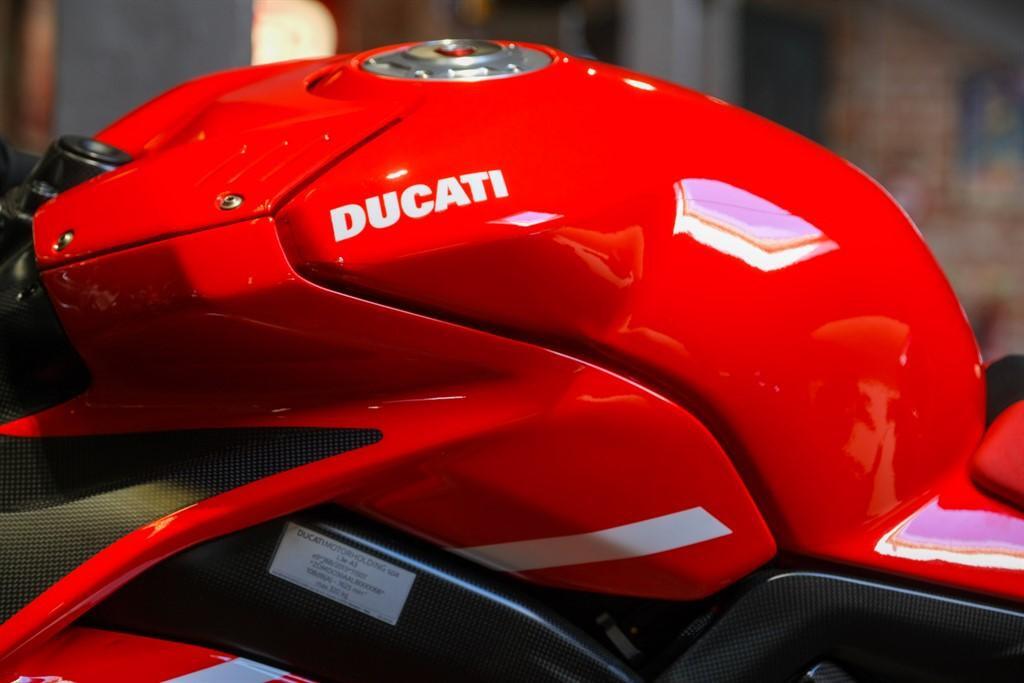 Ducati Superleggera V4 view 24