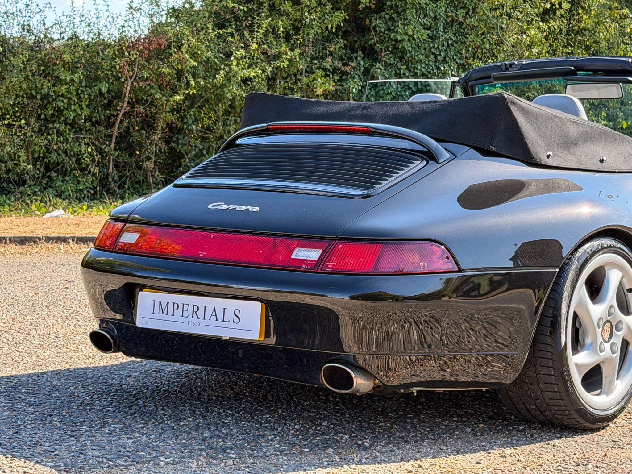 Porsche 911 view 27