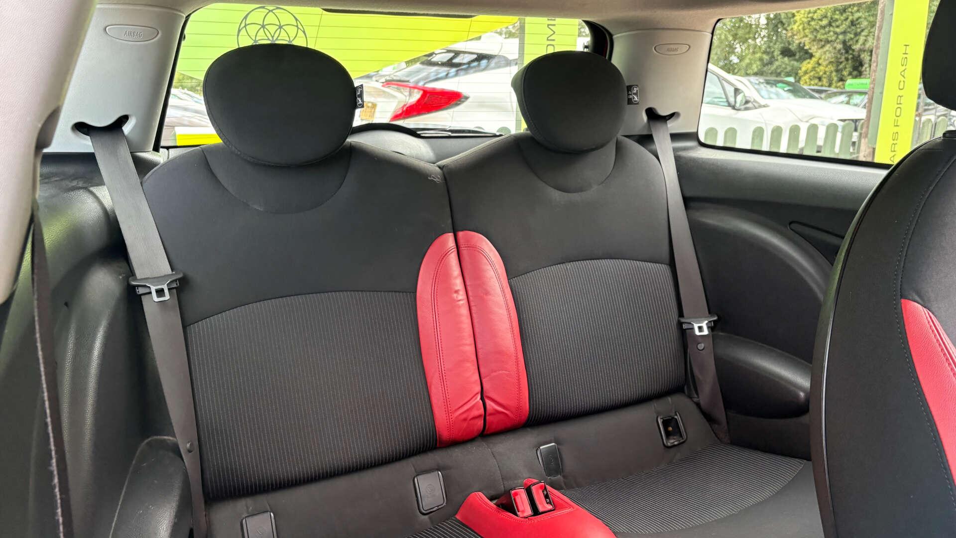 Mini Hatch view 9