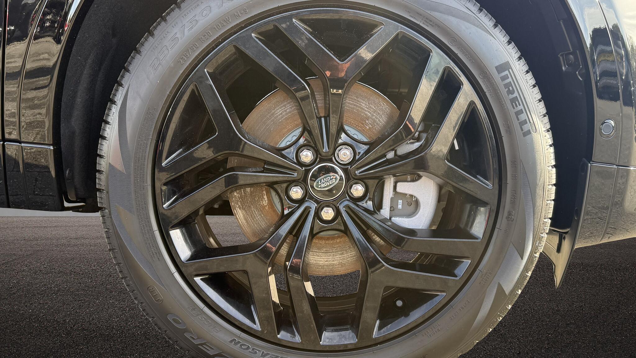 Land Rover Discovery Sport view 8