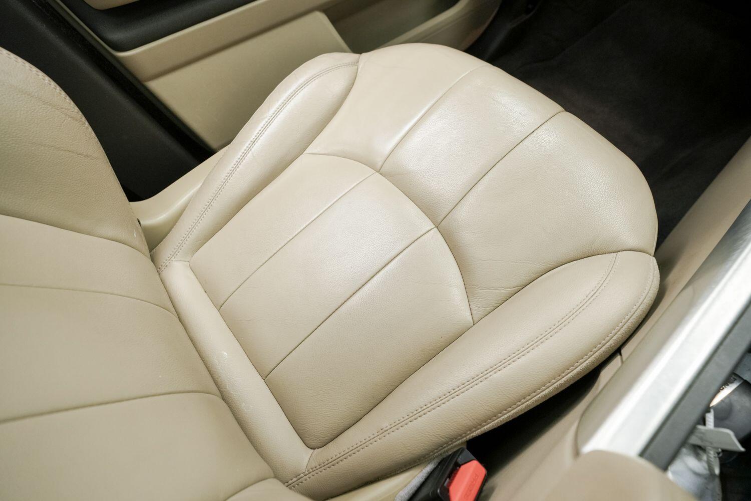 Land Rover Range Rover Evoque view 21