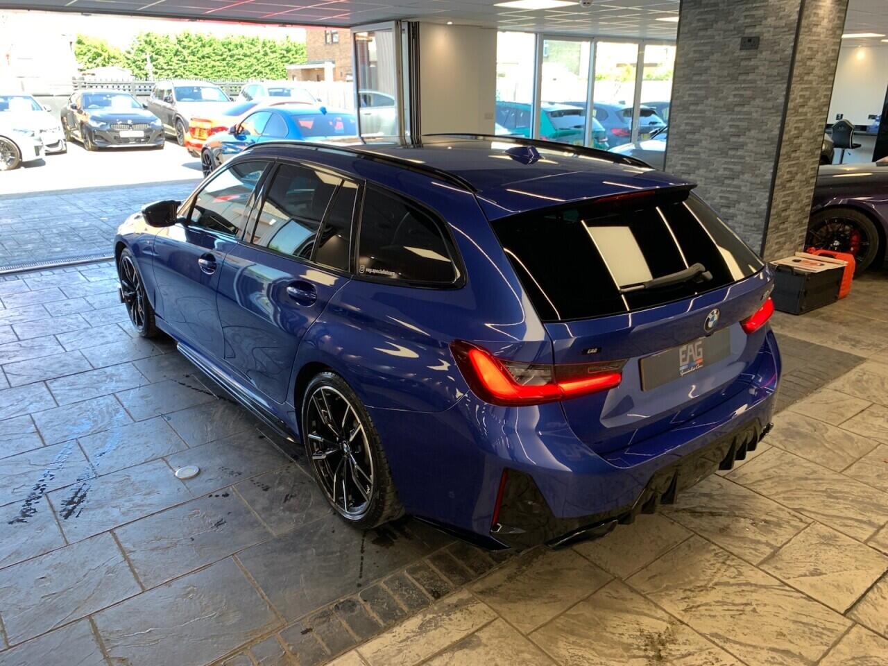 BMW 3 Series view 19