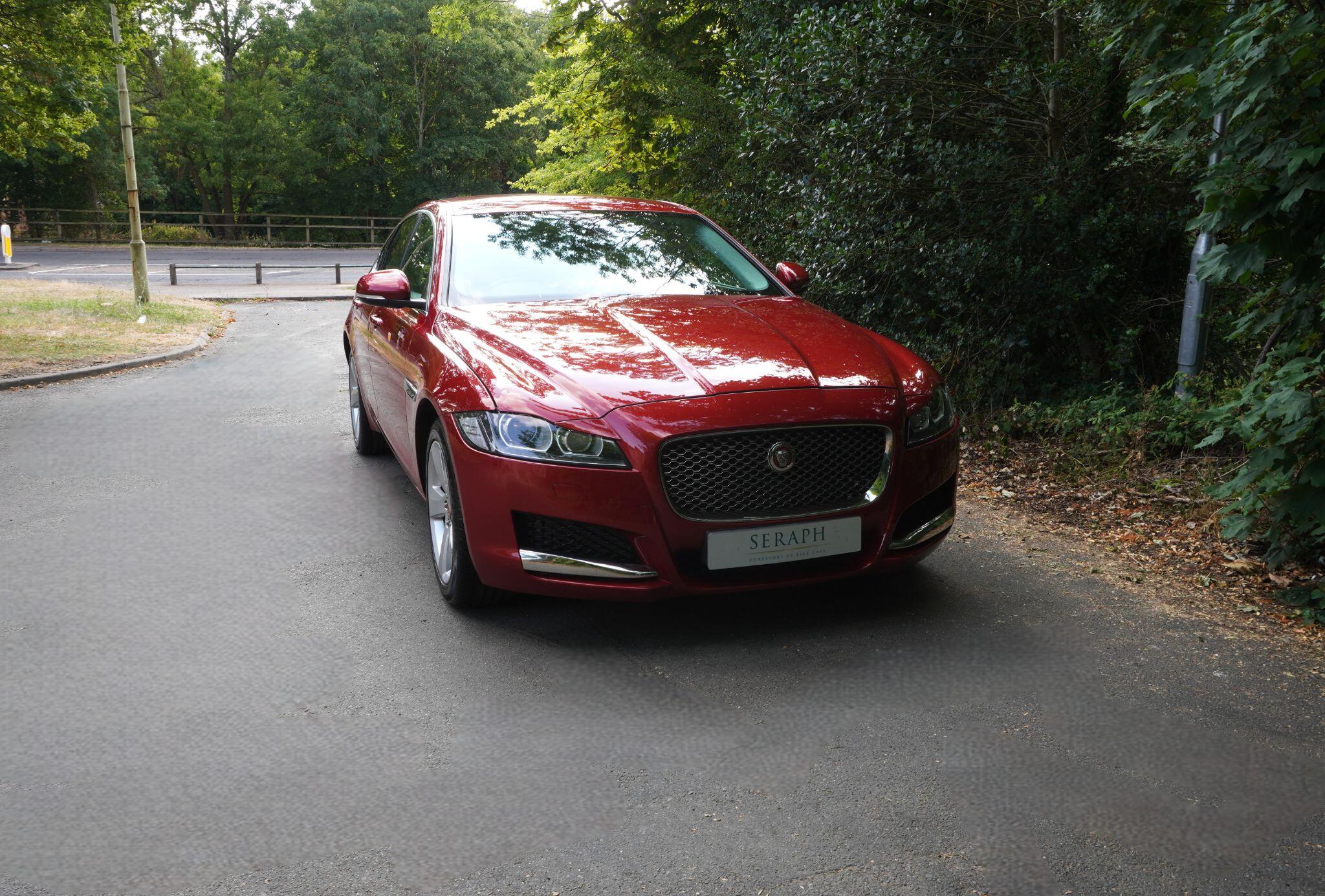 Jaguar XF view 12