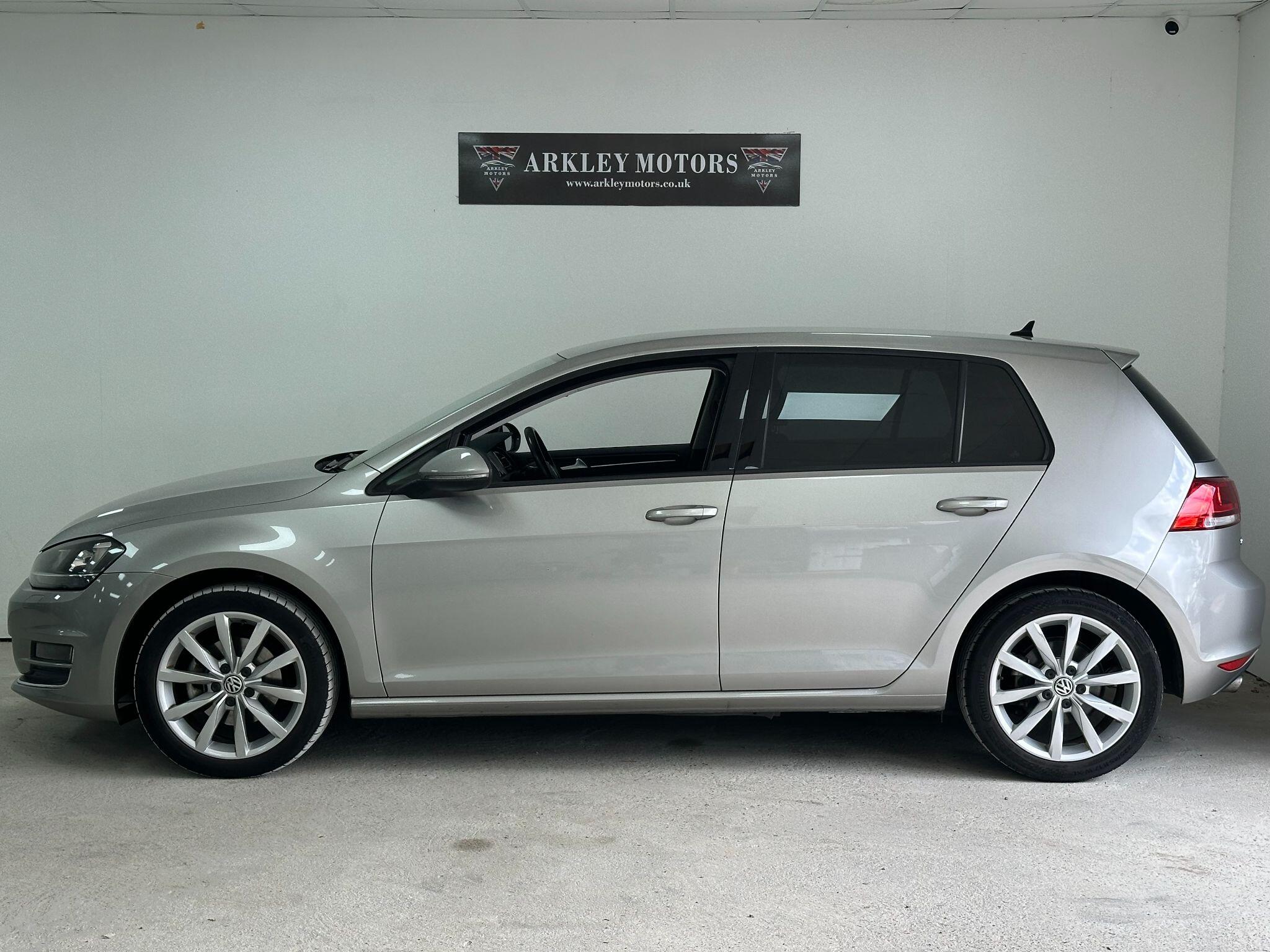 2015 Volkswagen Golf 1.4 TSI BlueMotion Tech ACT GT Edition DSG Euro 6 (s/s) 5dr • 65,647 miles image 9