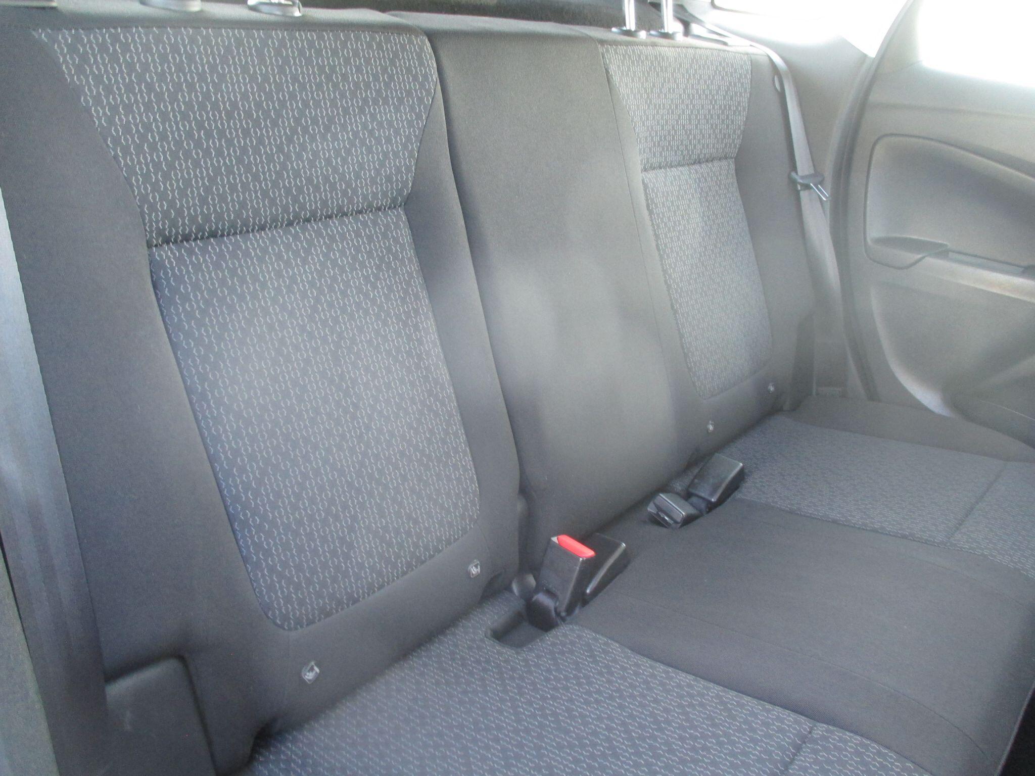 Vauxhall Crossland X view 26