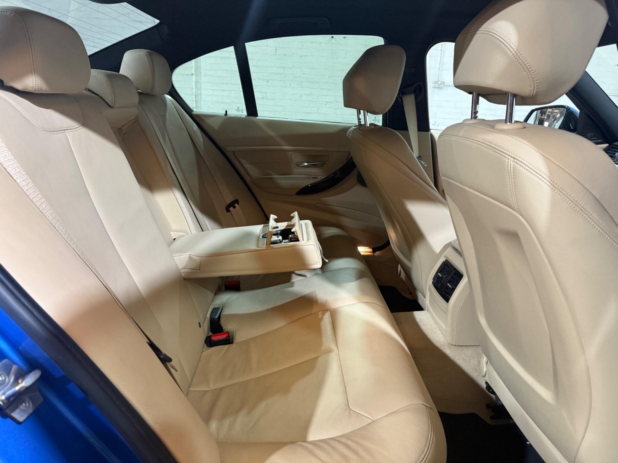 BMW 3 Series view 46
