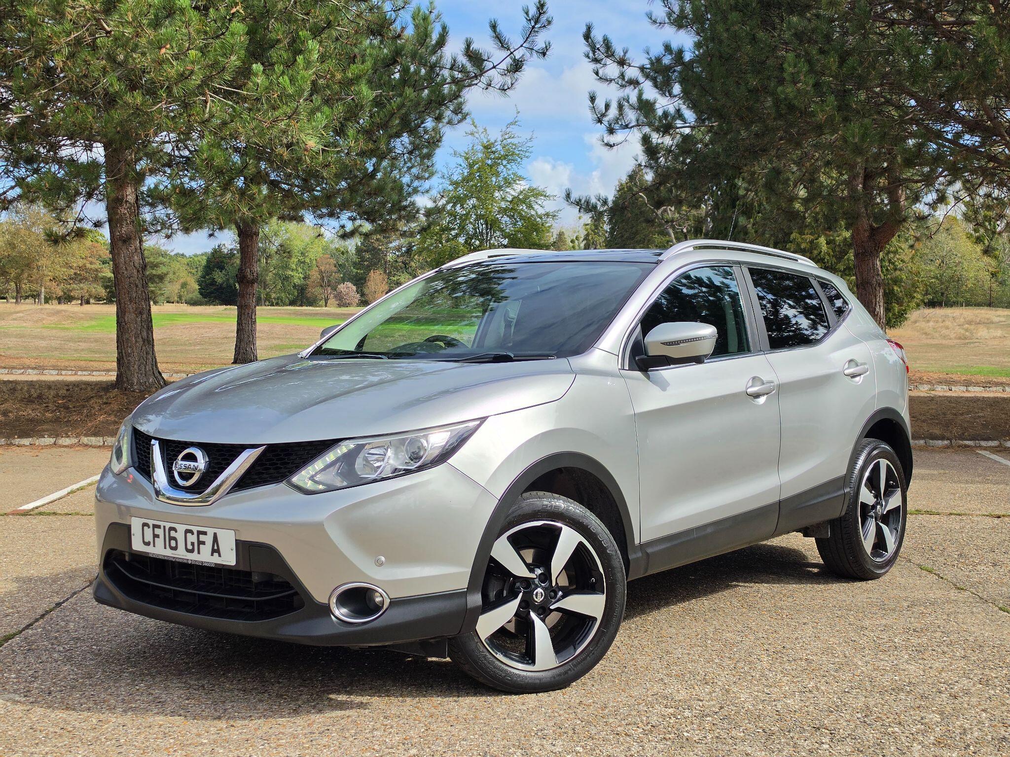2016 Nissan Qashqai in Silver for sale