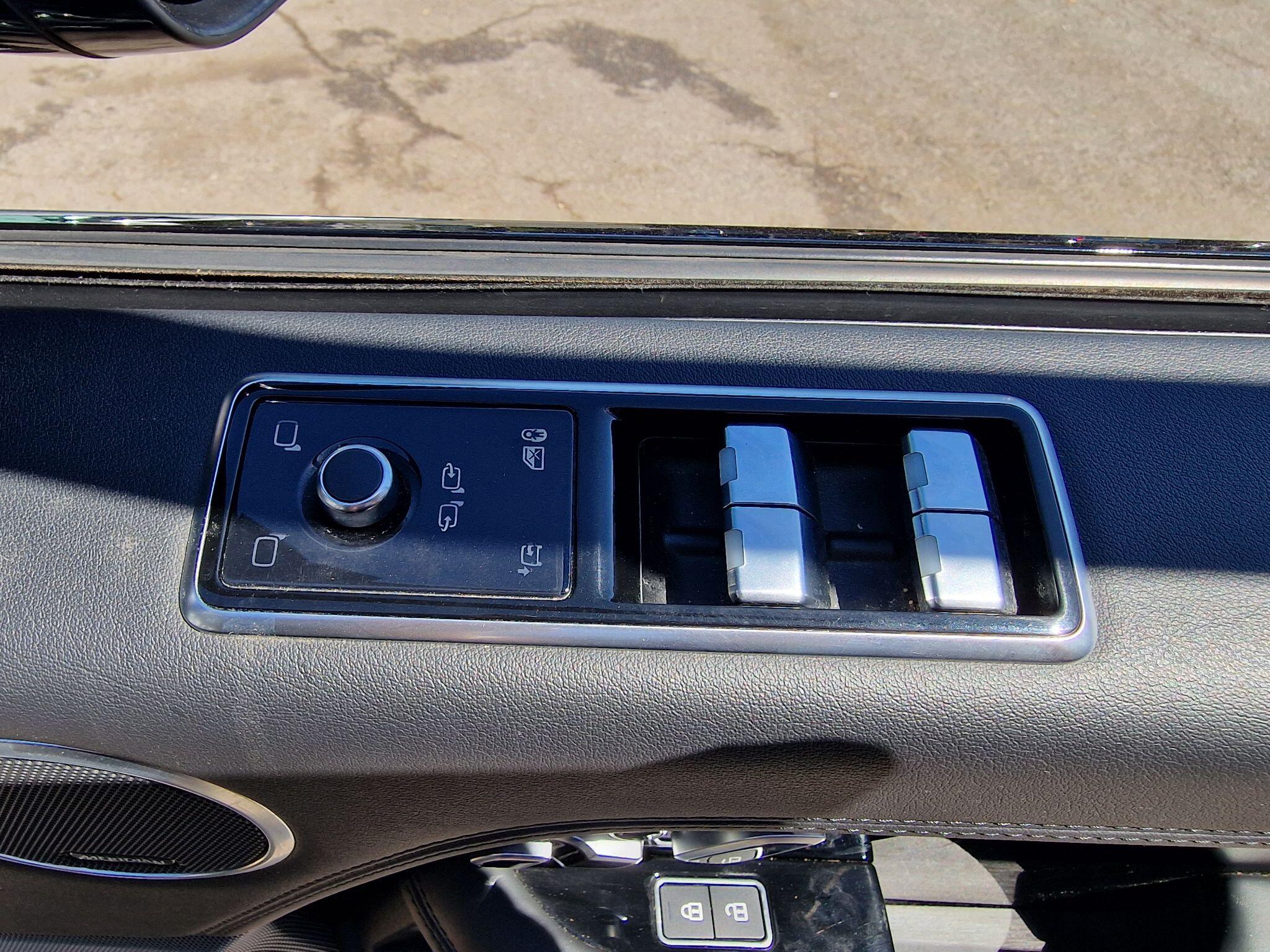 Land Rover Range Rover view 31