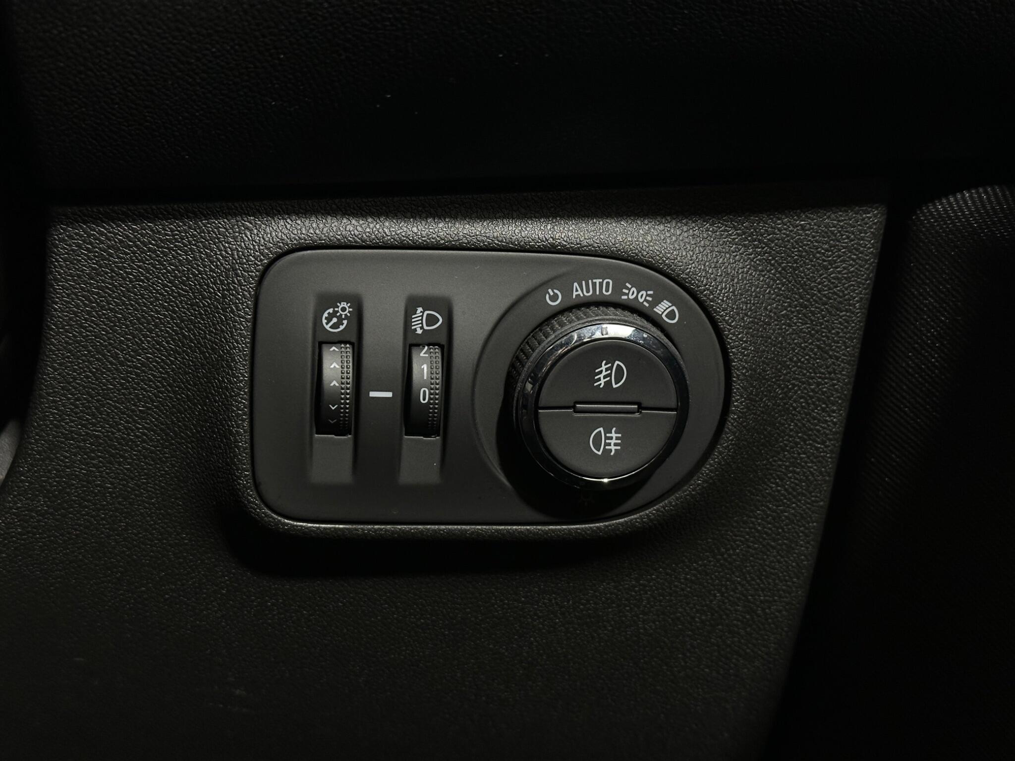 Vauxhall Corsa view 18
