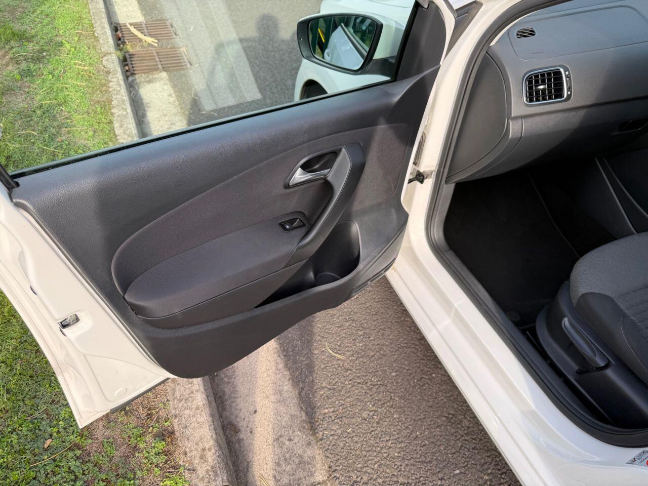 Volkswagen Polo view 35