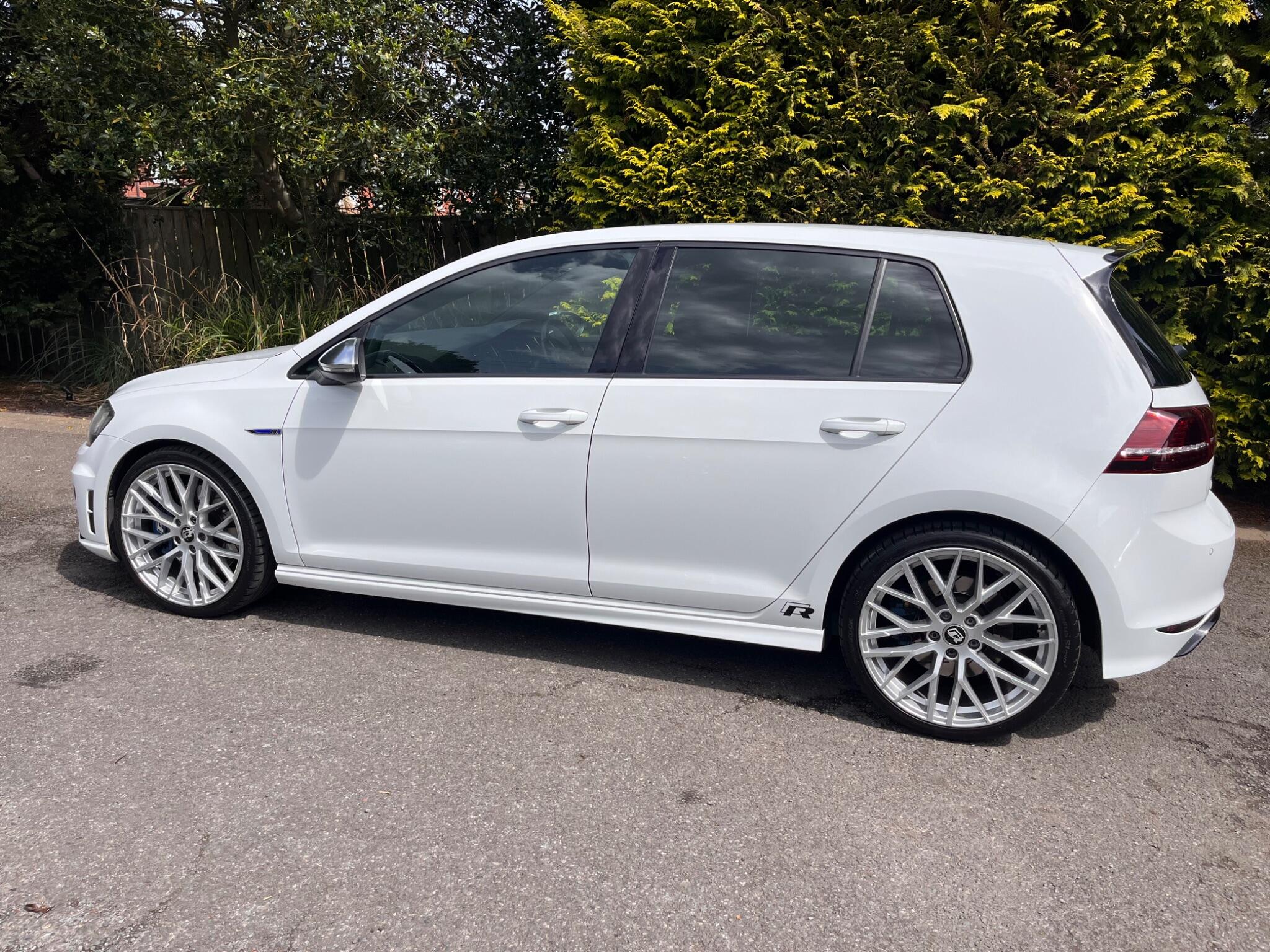 Volkswagen Golf view 9