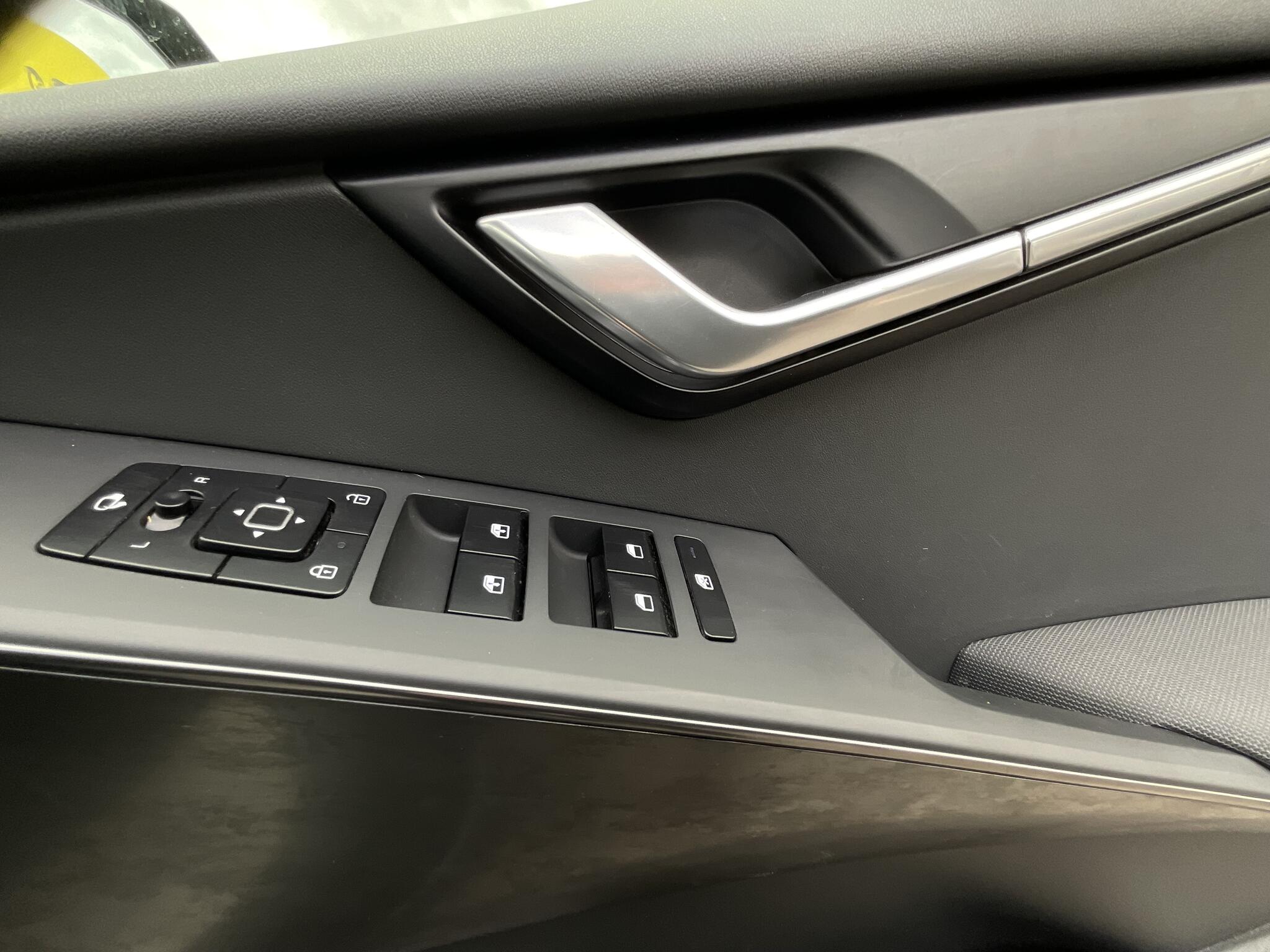 Kia Niro view 31