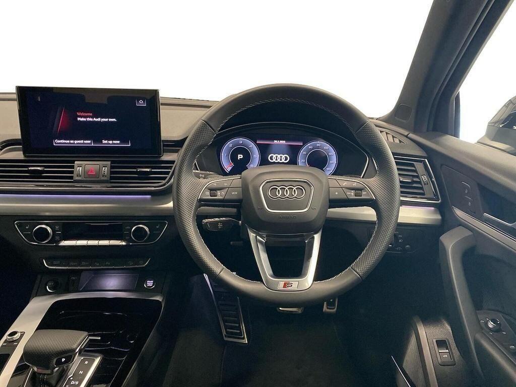 Audi Q5 view 8