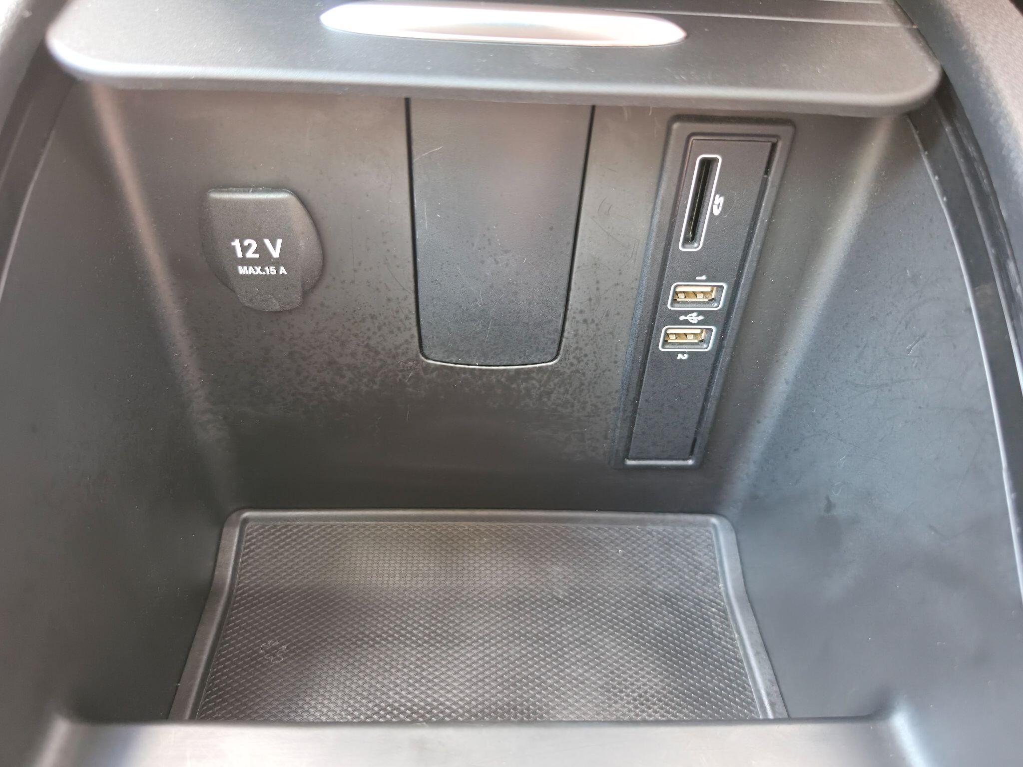 Mercedes-Benz V Class view 28