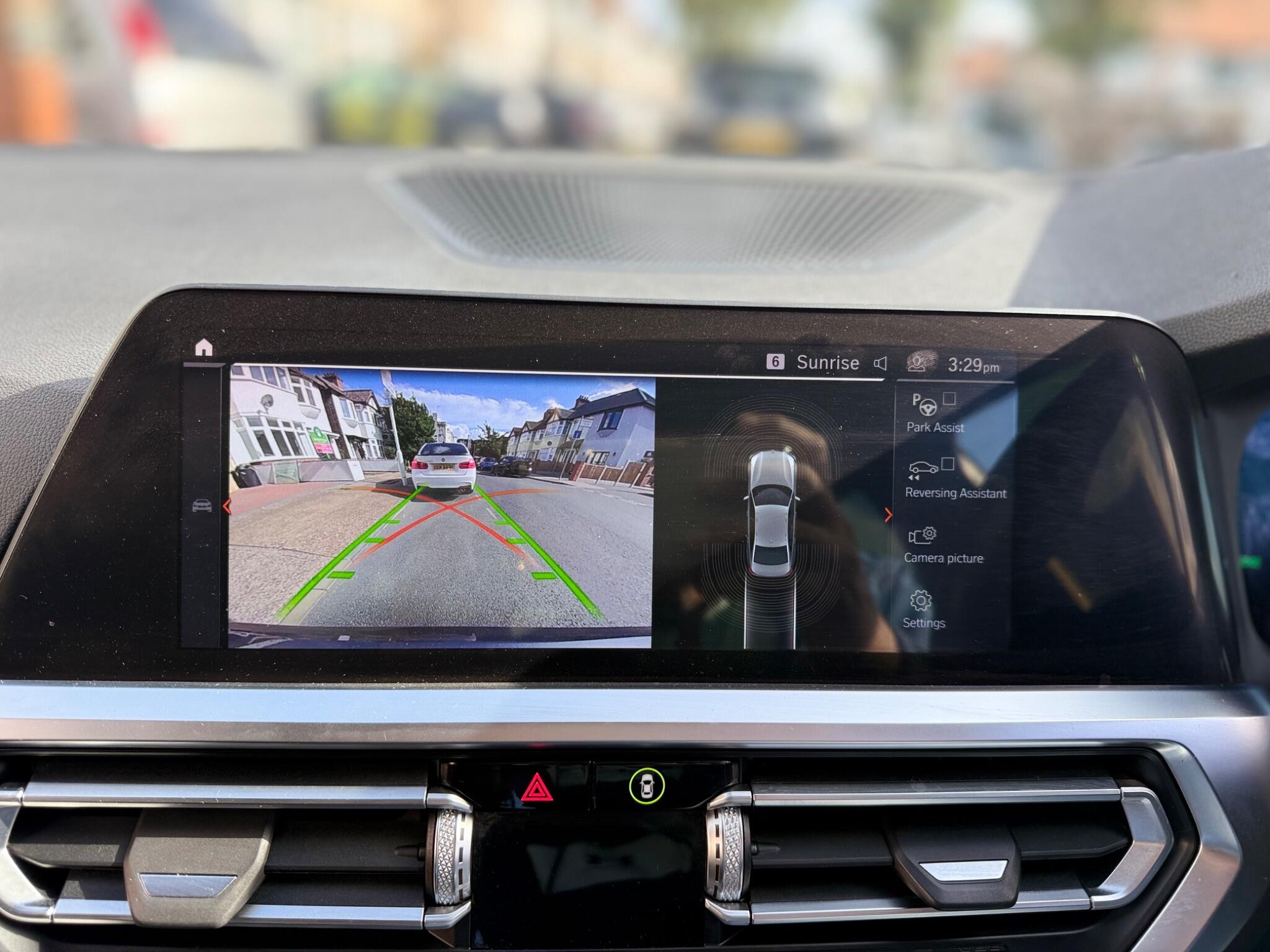 BMW 3 Series view 26