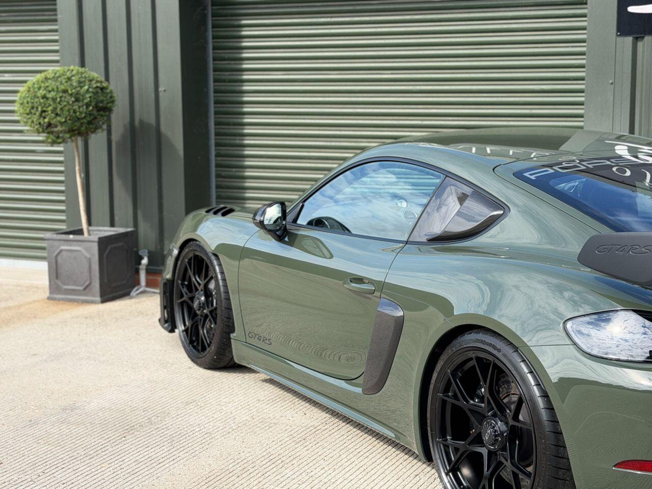 Porsche 718 Cayman view 32