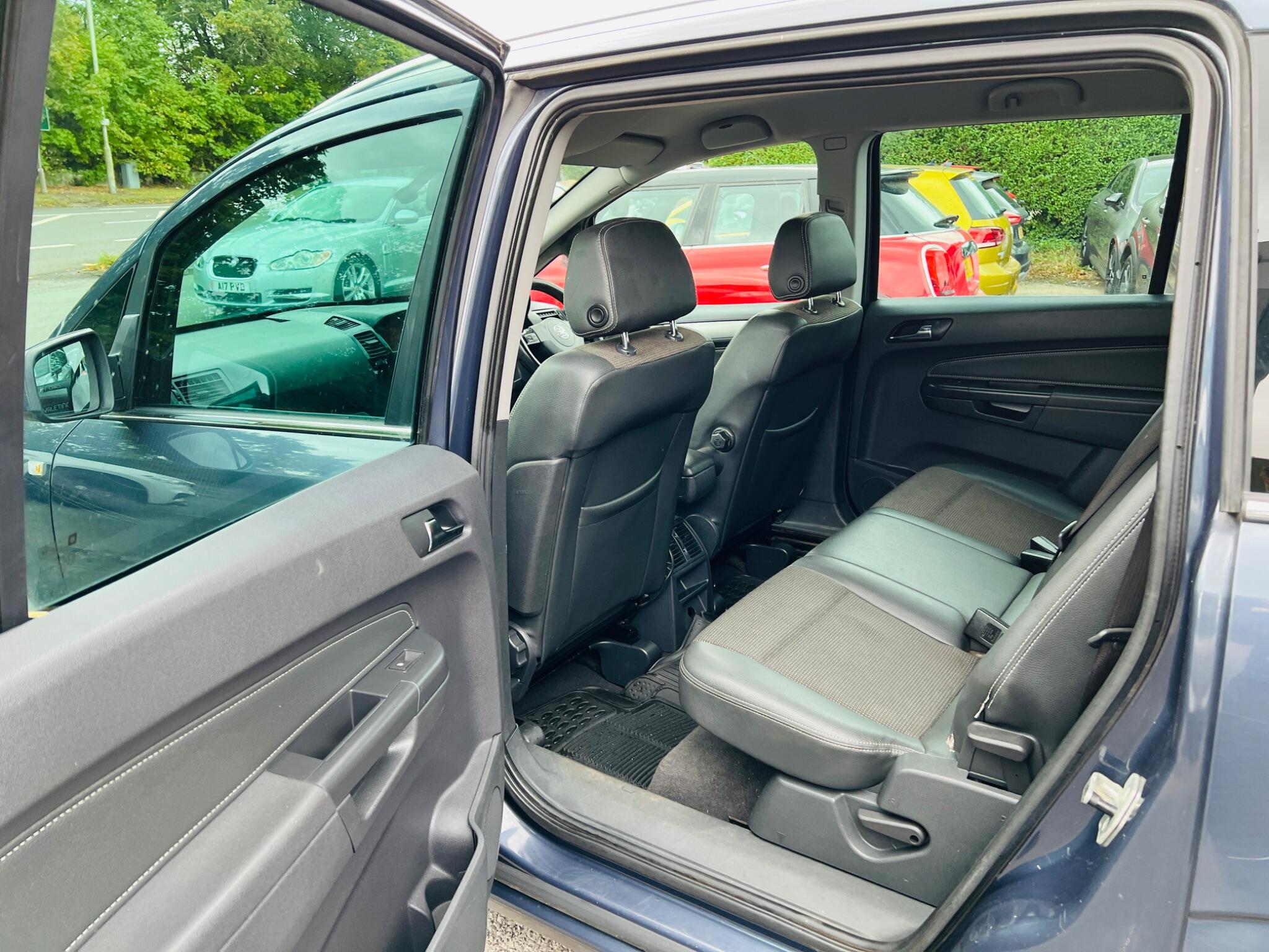 2010 Vauxhall Zafira image 28