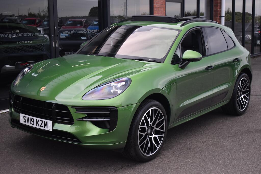 Porsche Macan view 18