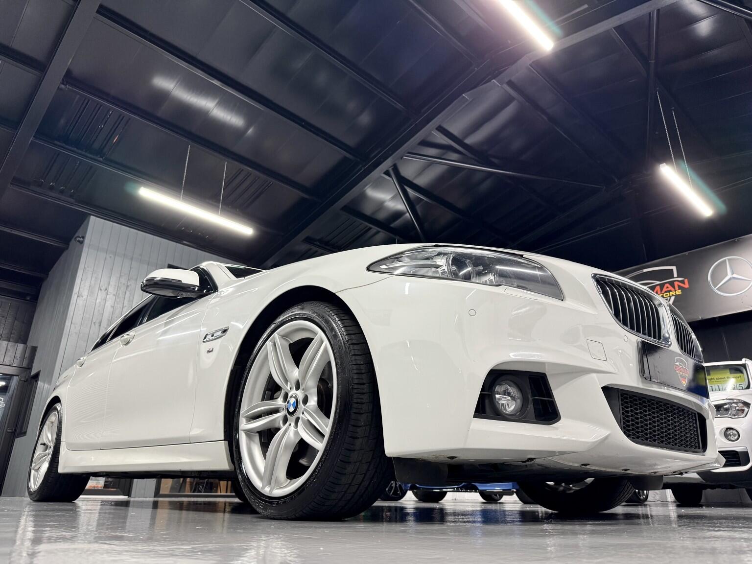 BMW 5 Series view 8