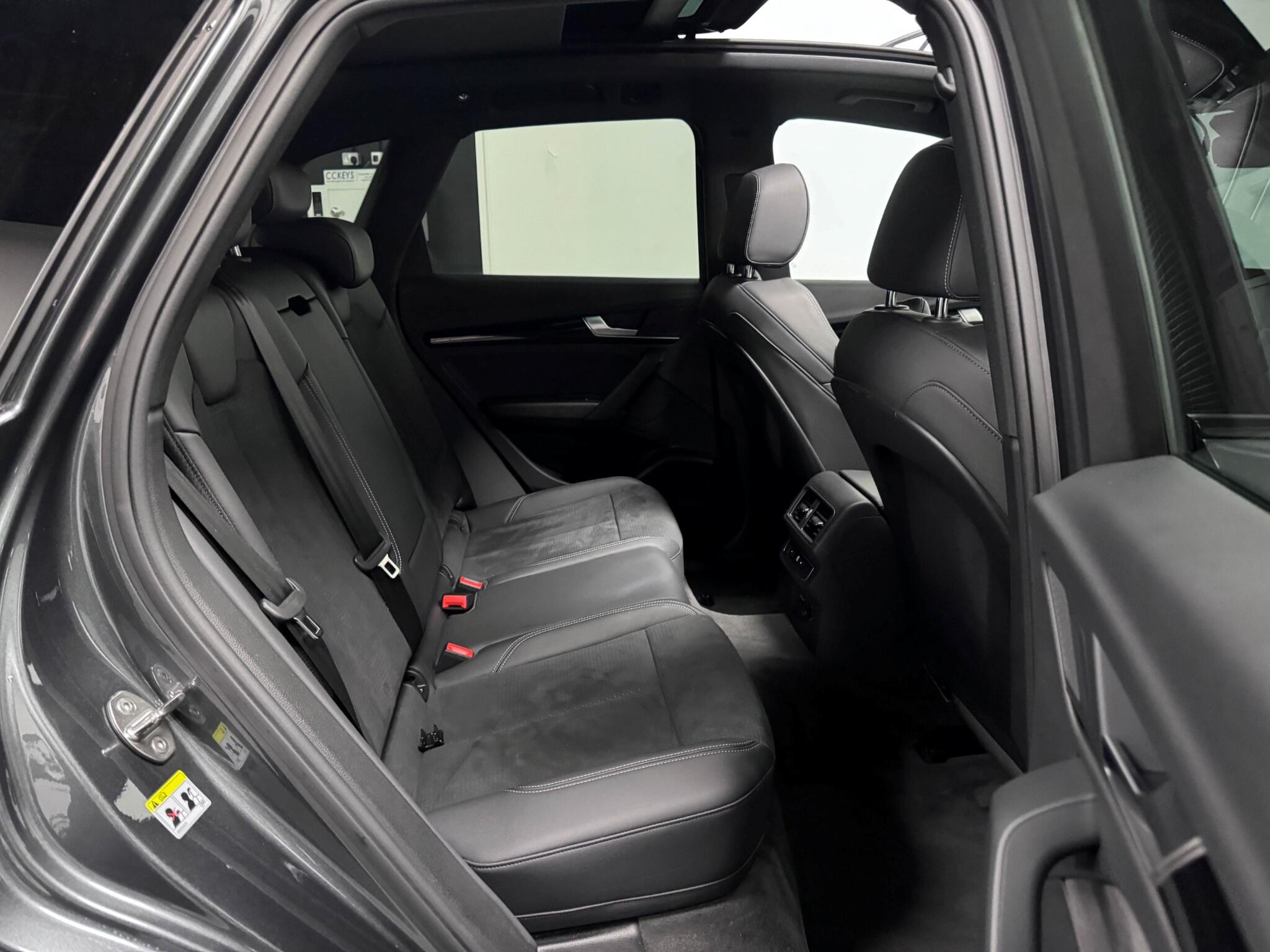 Audi Q5 view 30