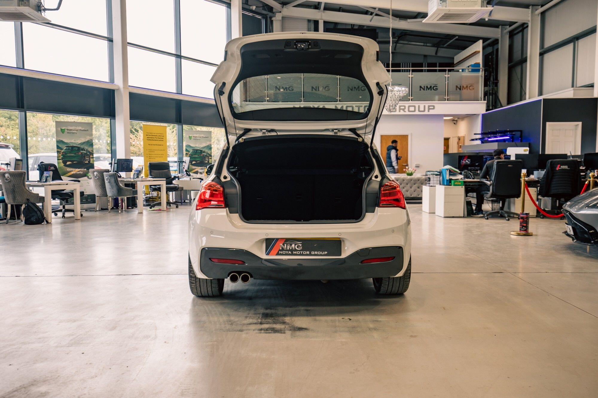 BMW 1 Series view 32