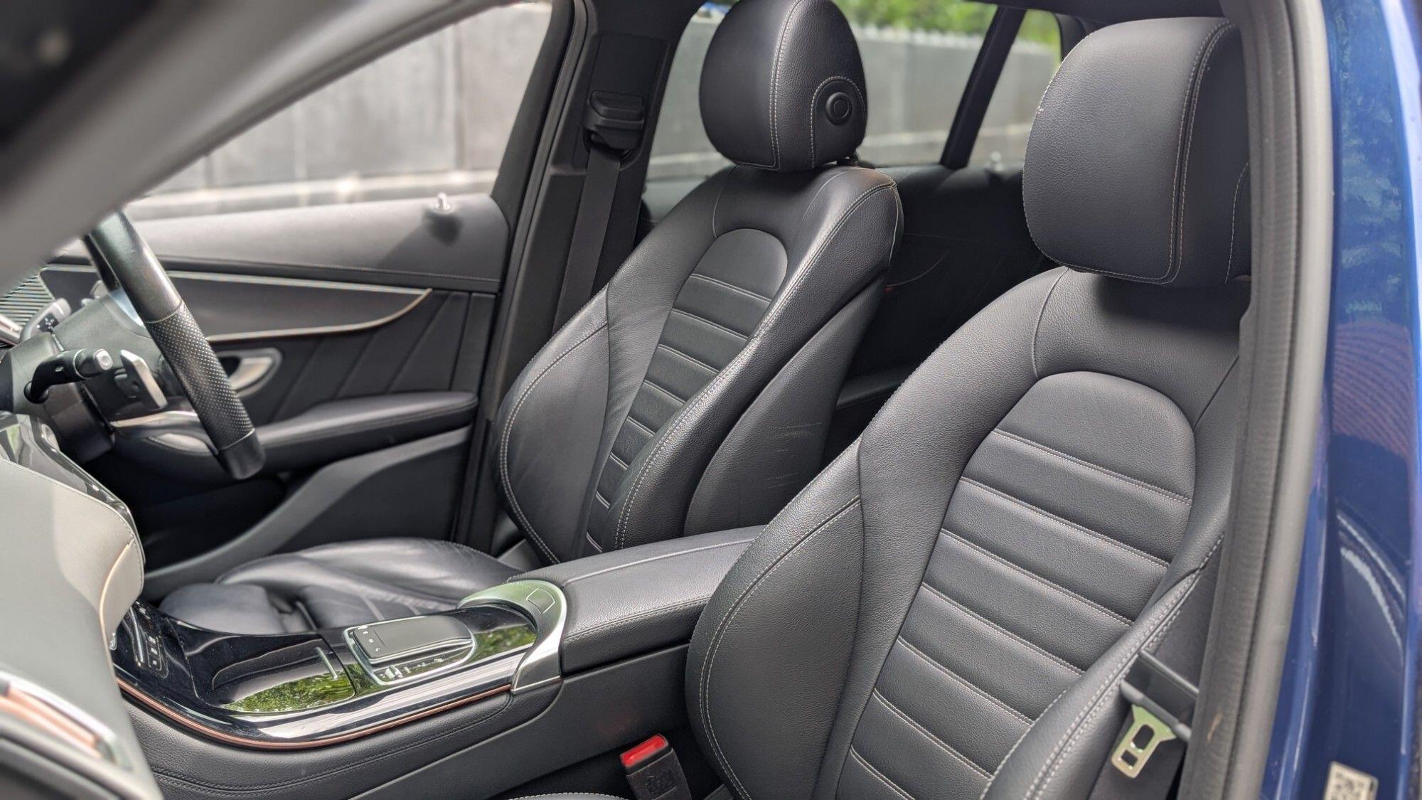 Mercedes-Benz EQC view 13