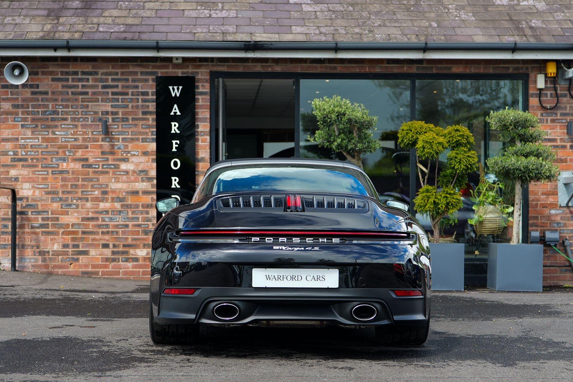 Porsche 911 view 5