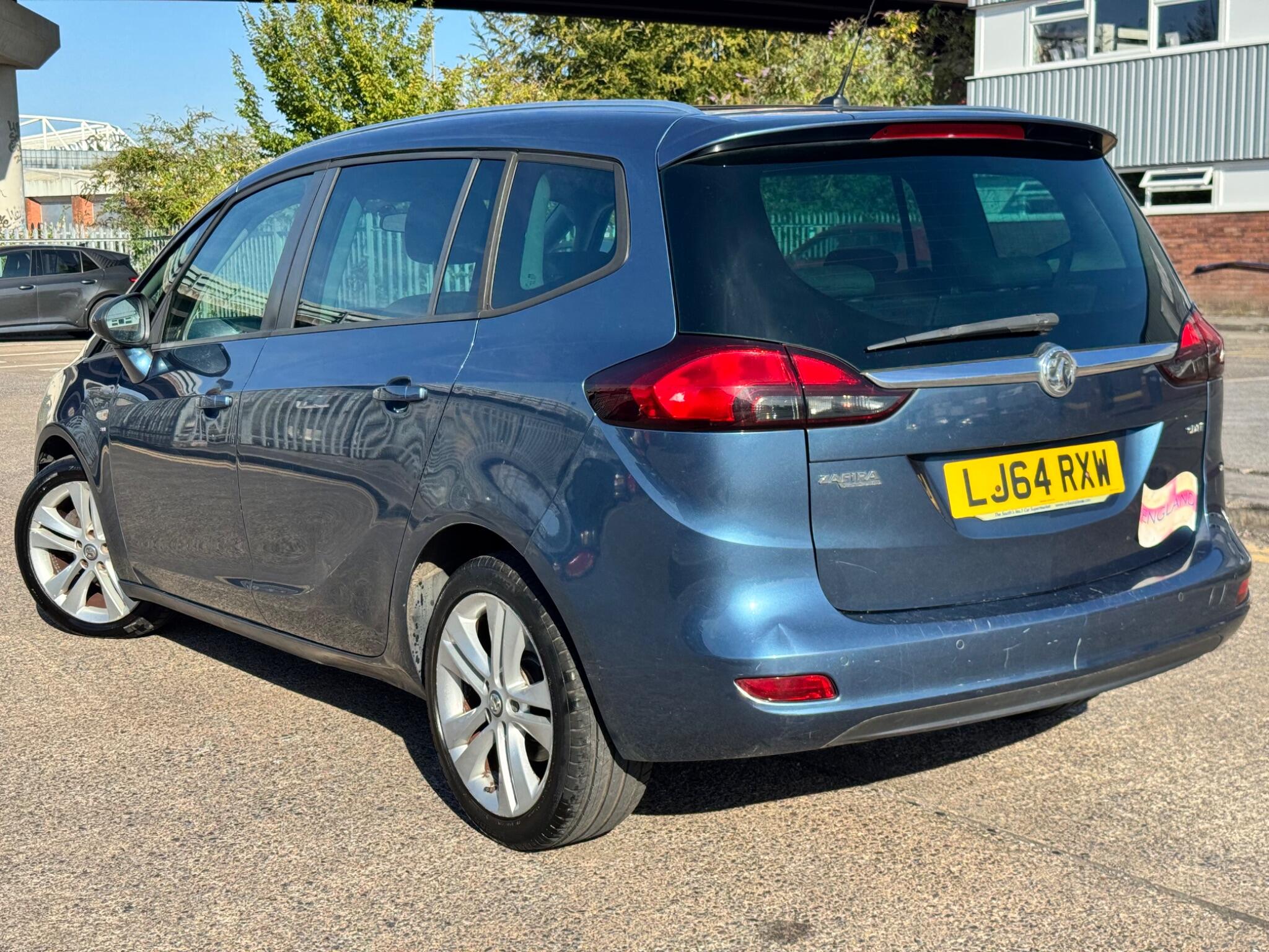 Vauxhall Zafira Tourer view 4