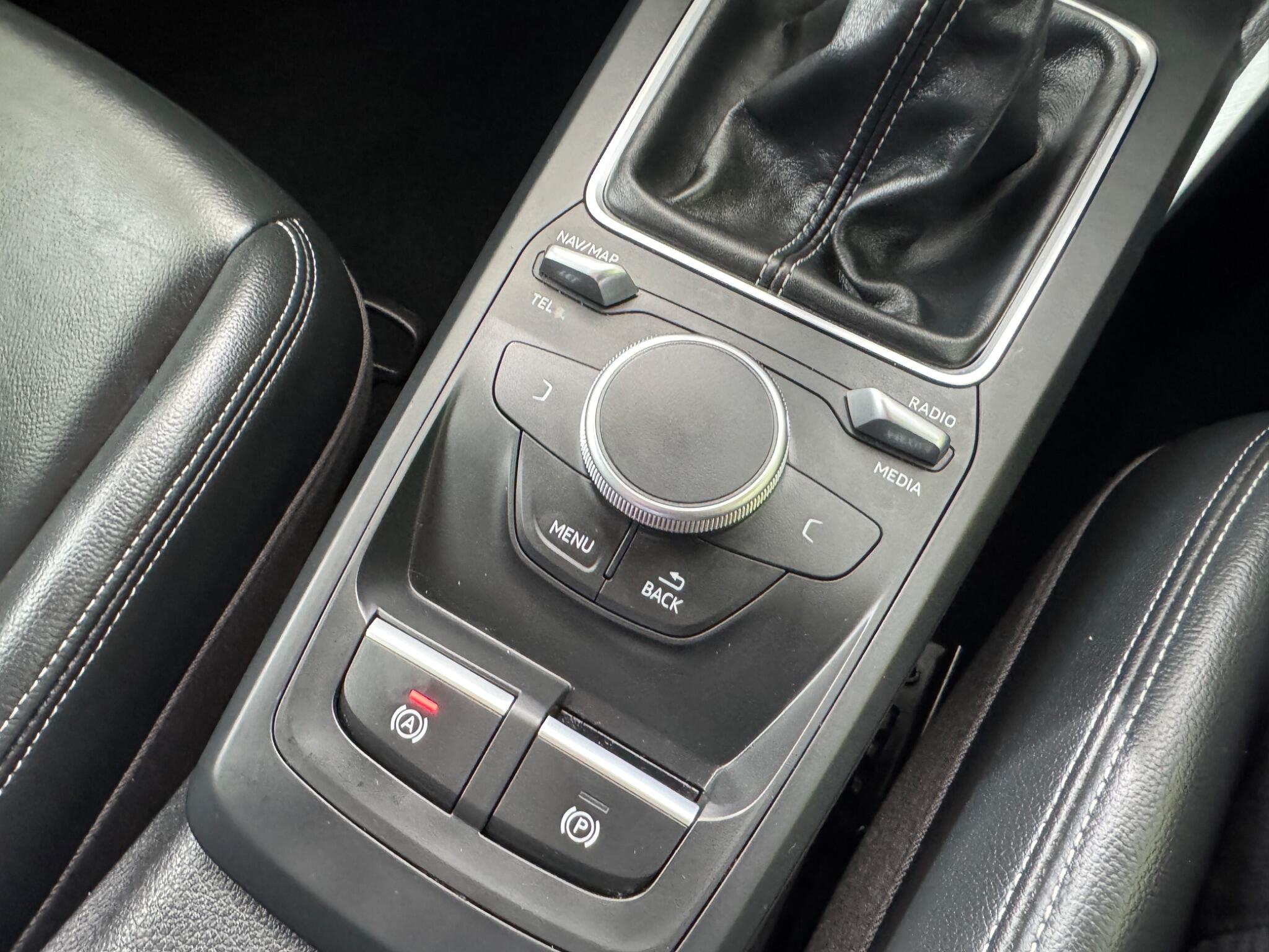 Audi Q2 view 27