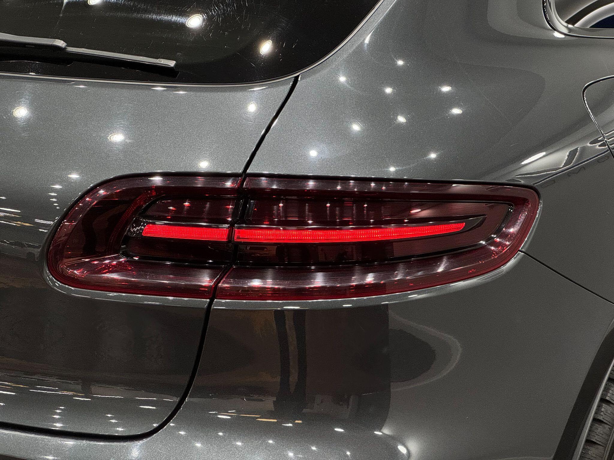 Porsche Macan view 22