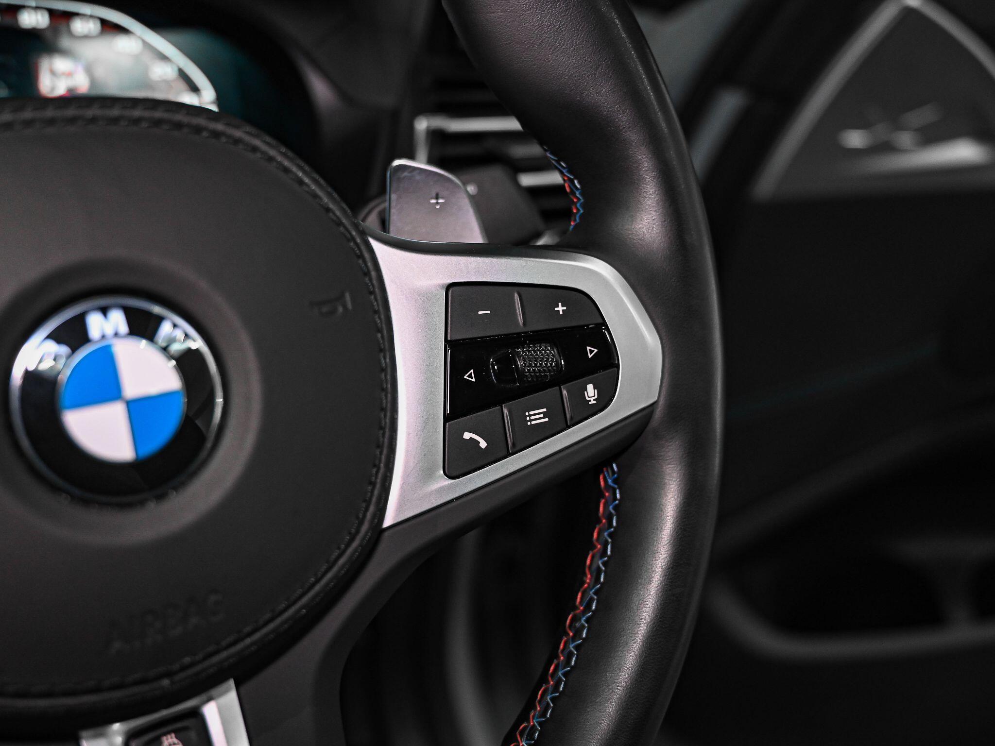 BMW X4 view 11