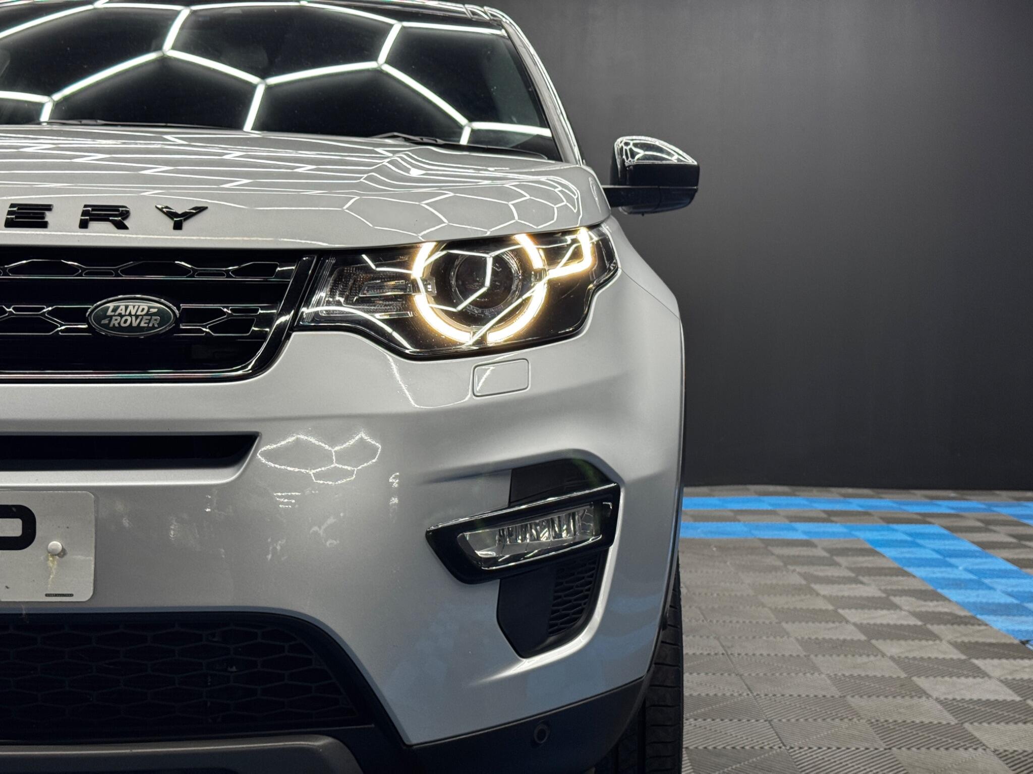 Land Rover Discovery Sport view 46