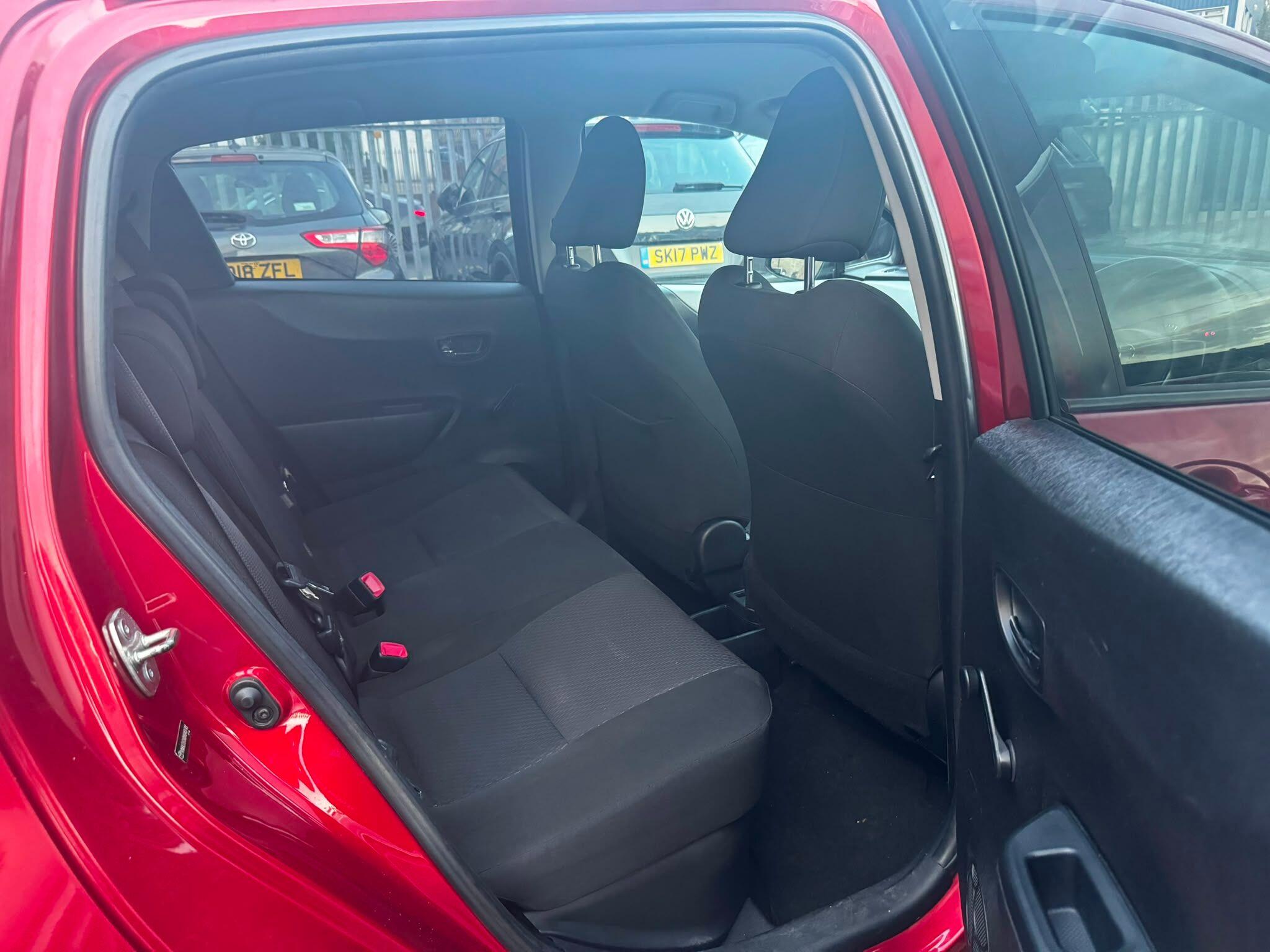Toyota Yaris view 21