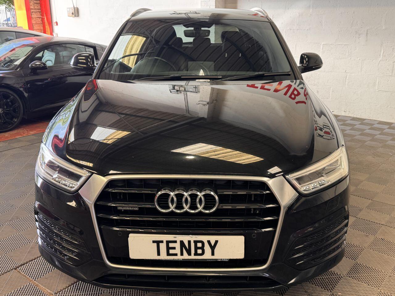 Audi Q3 view 3