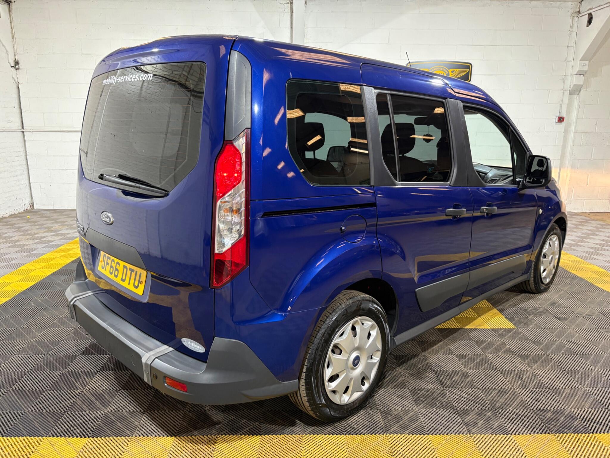 Ford Tourneo Connect view 3