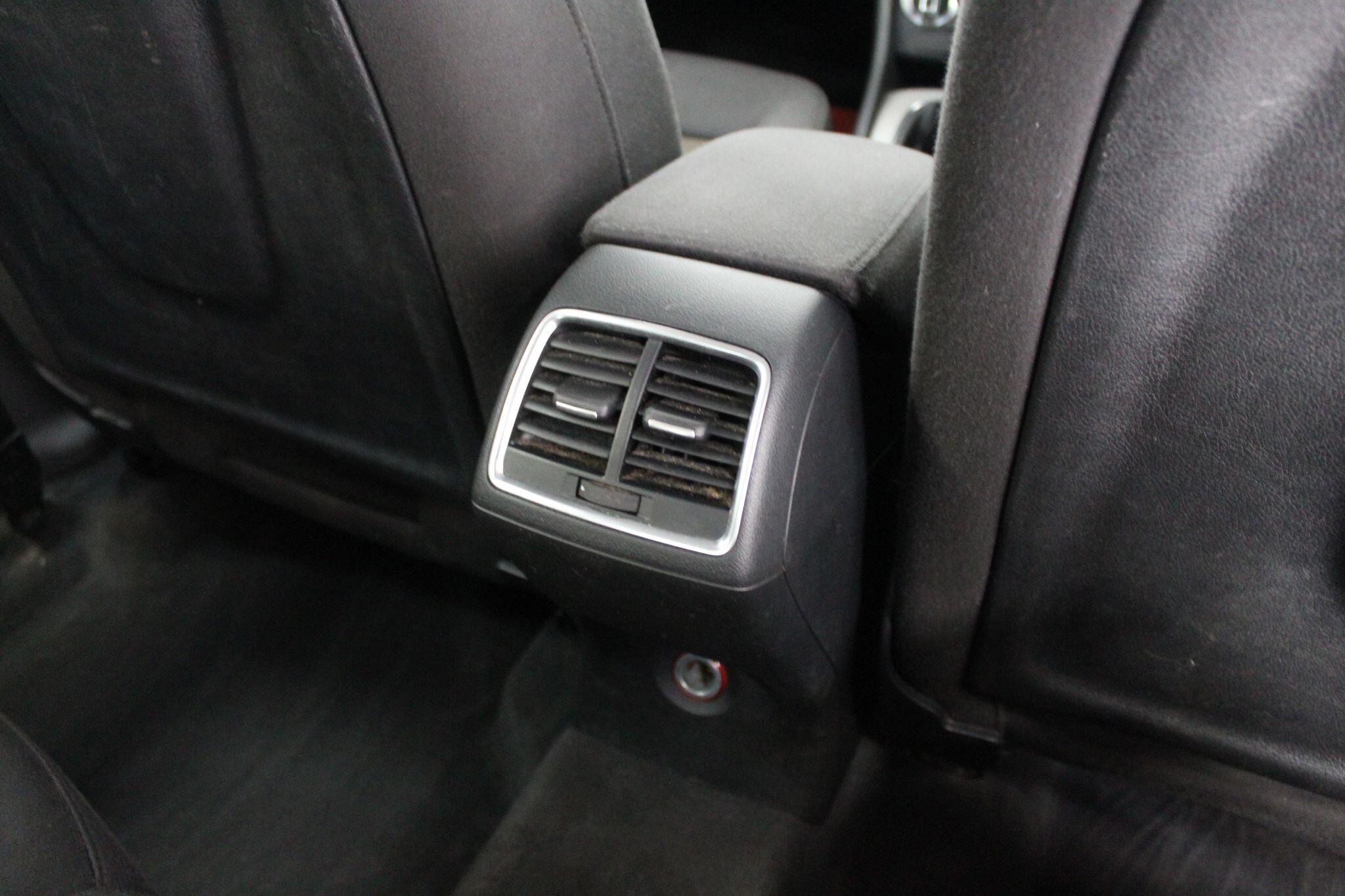 Audi Q3 view 52