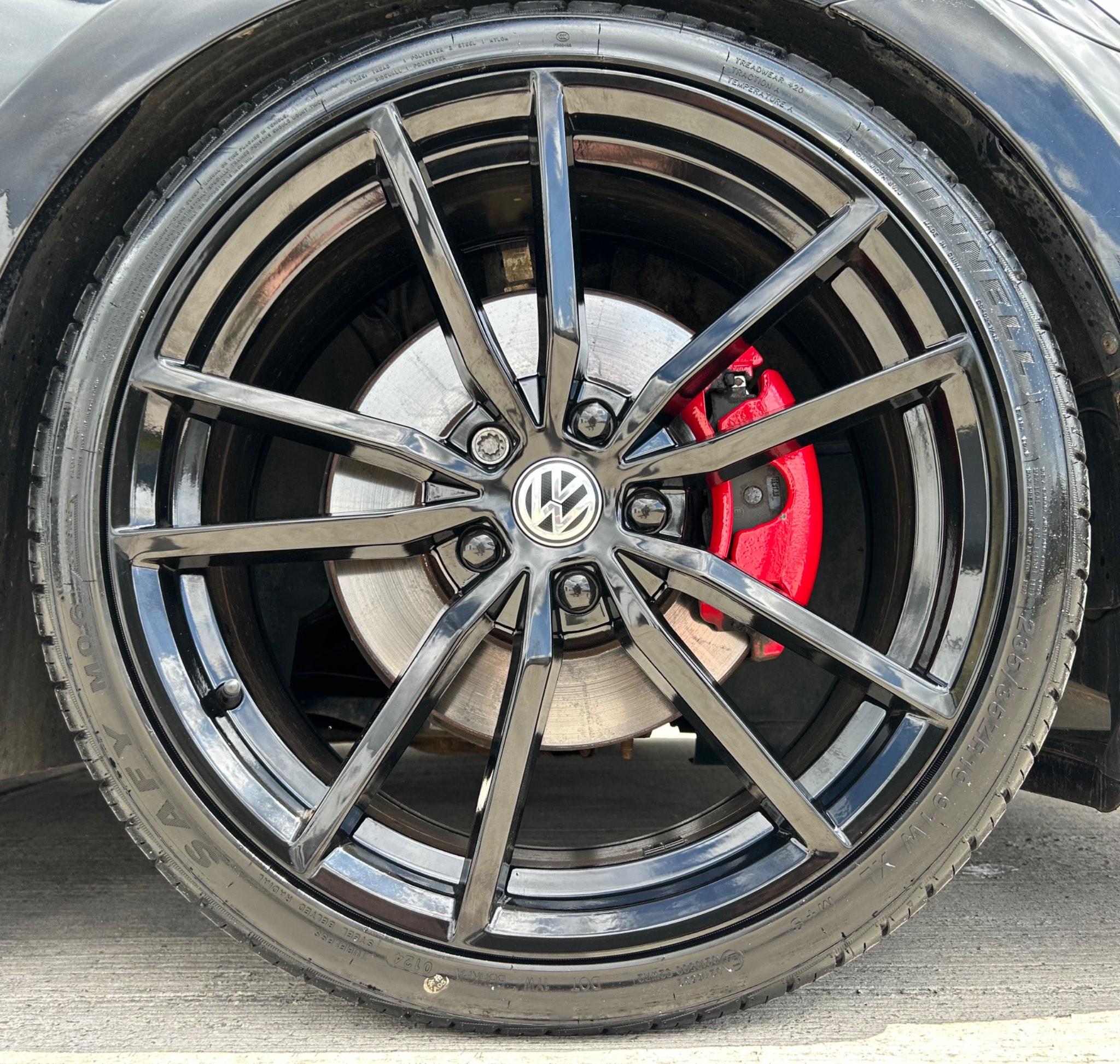 Volkswagen Golf view 2