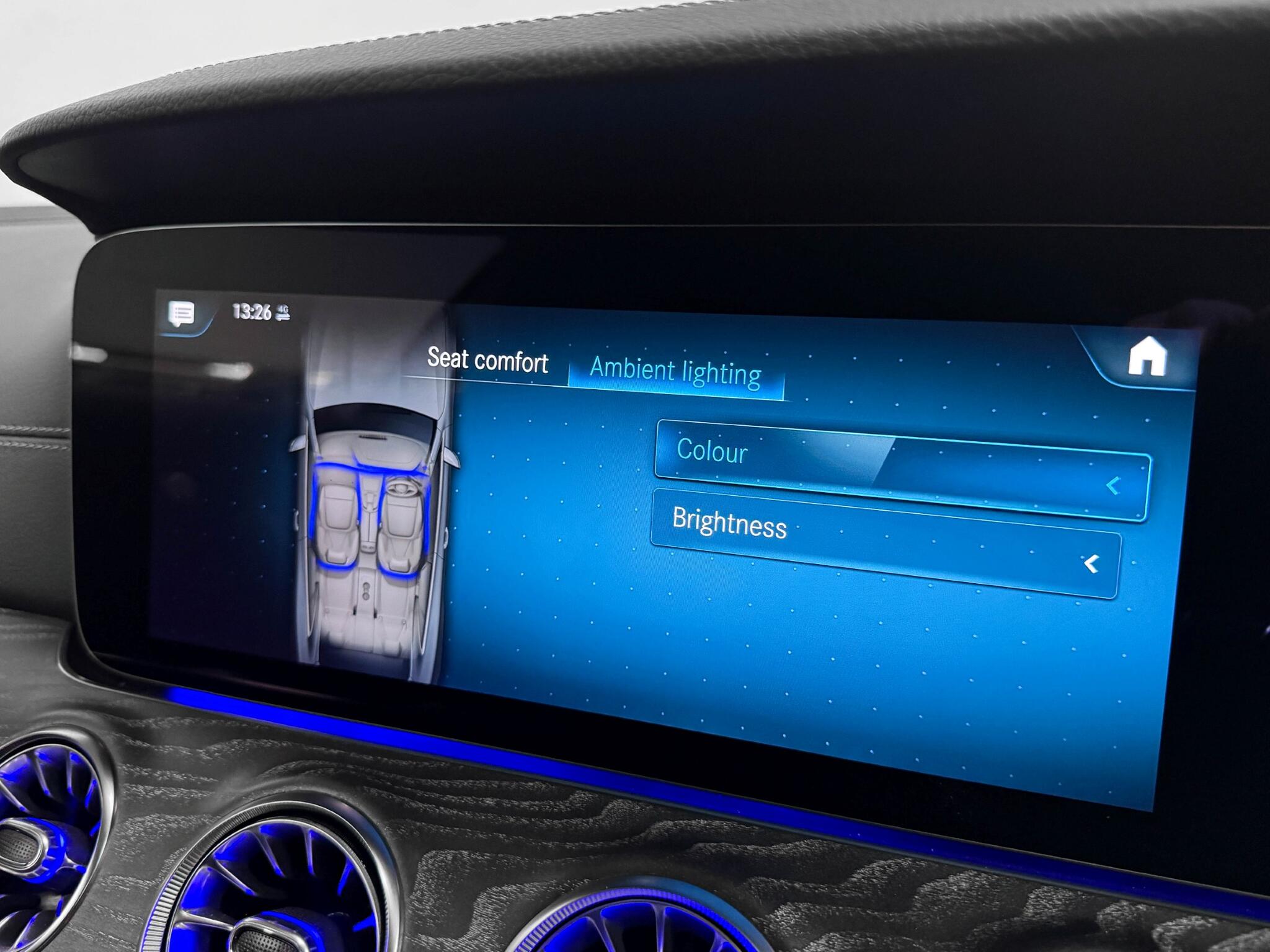 Mercedes-Benz E-Class view 53