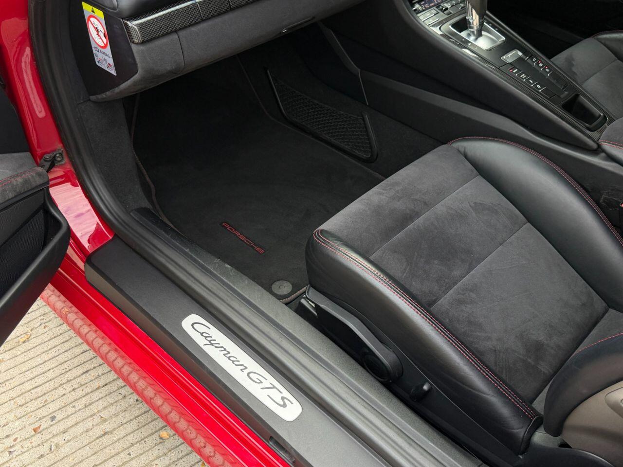 Porsche Cayman view 35