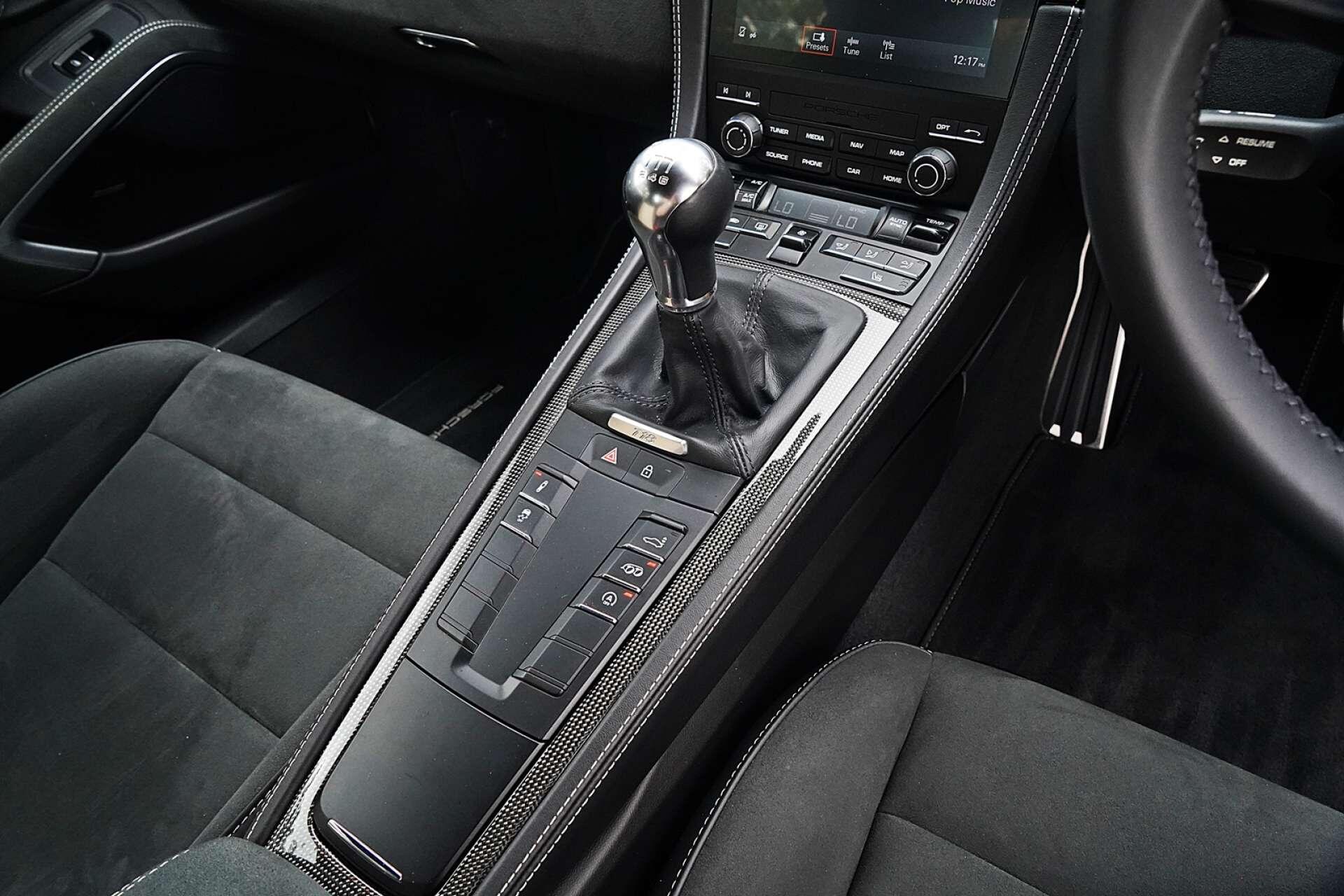 Porsche Cayman view 22