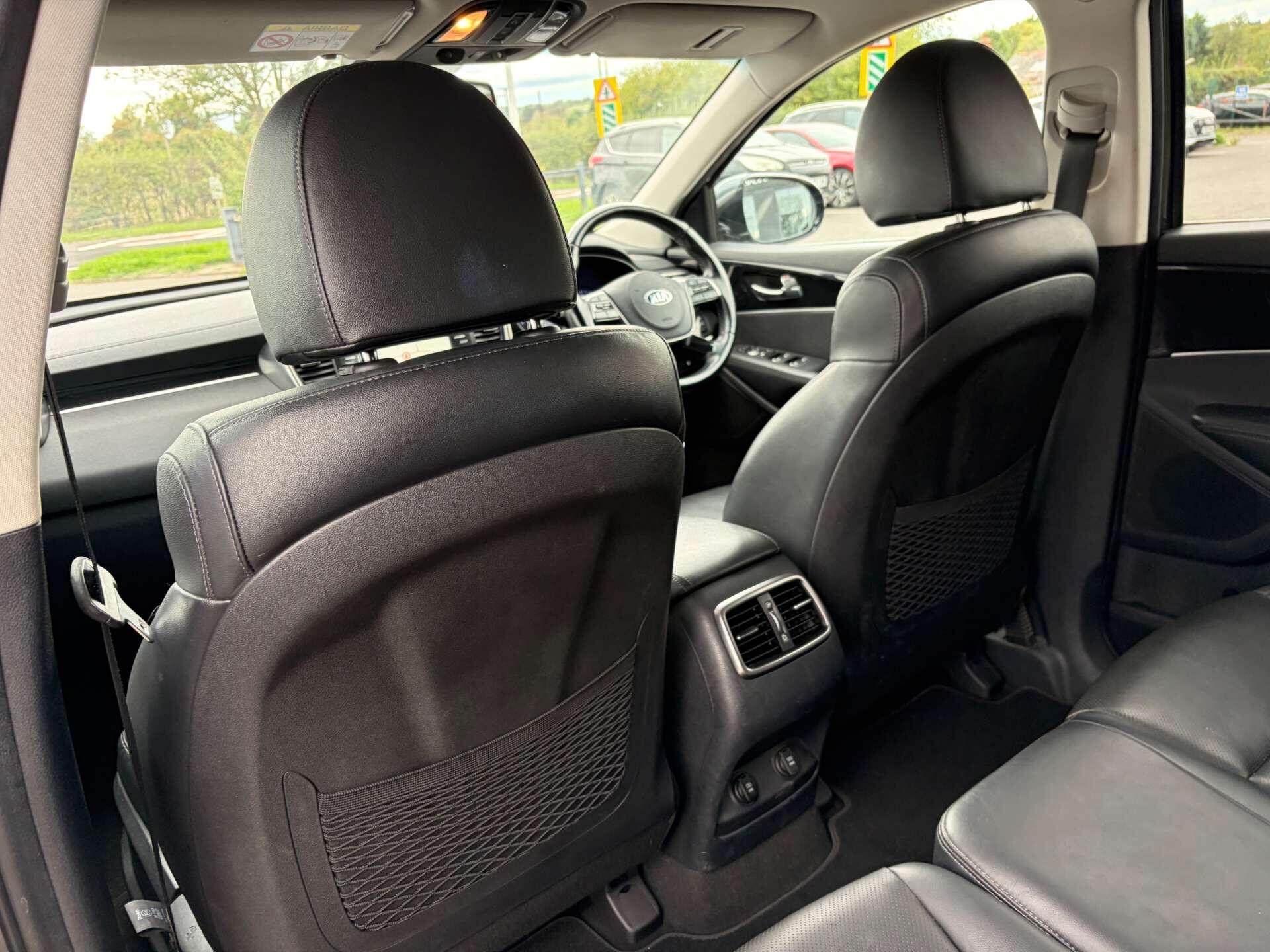 Kia Sorento view 18