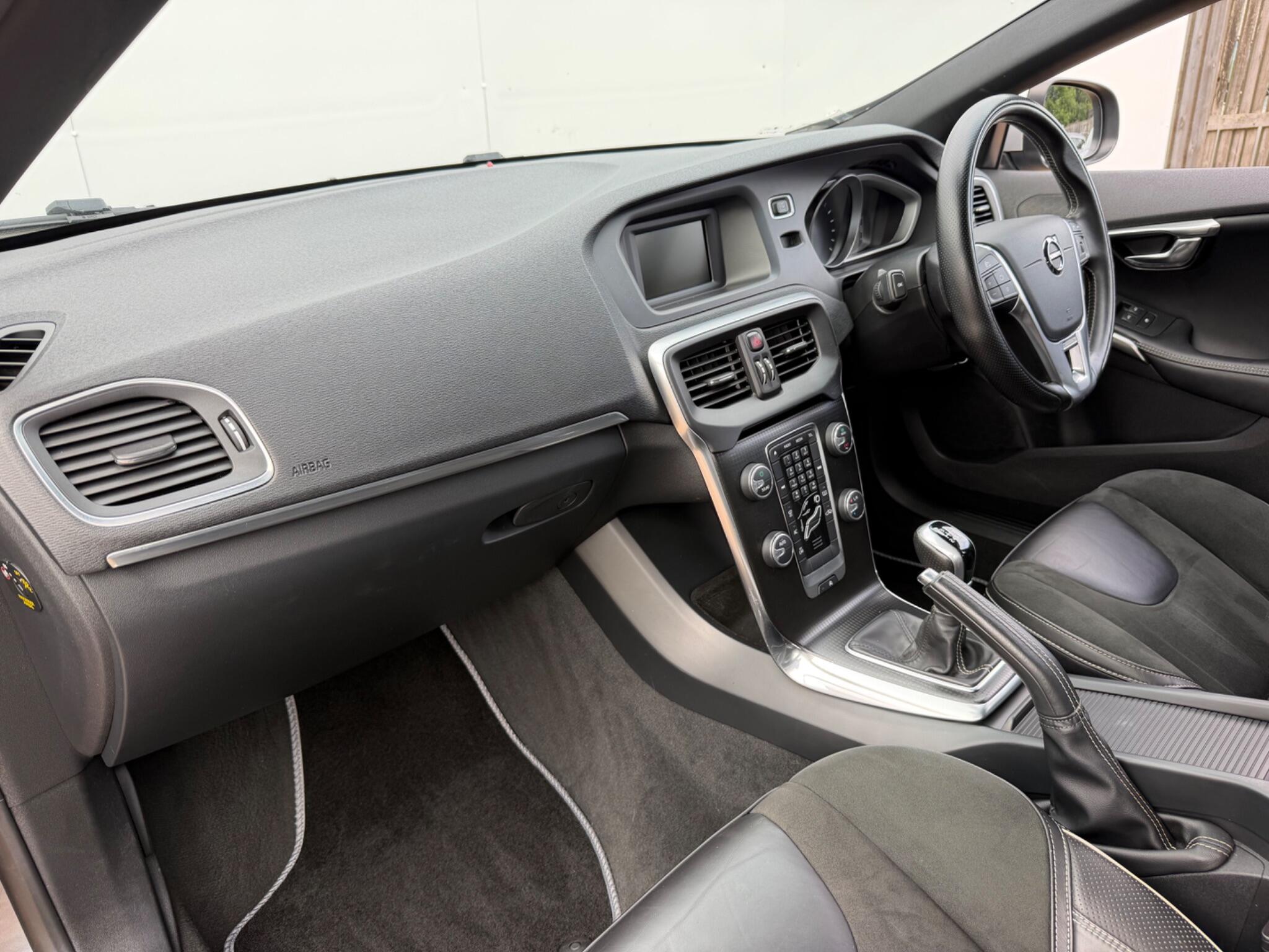 Volvo V40 view 20