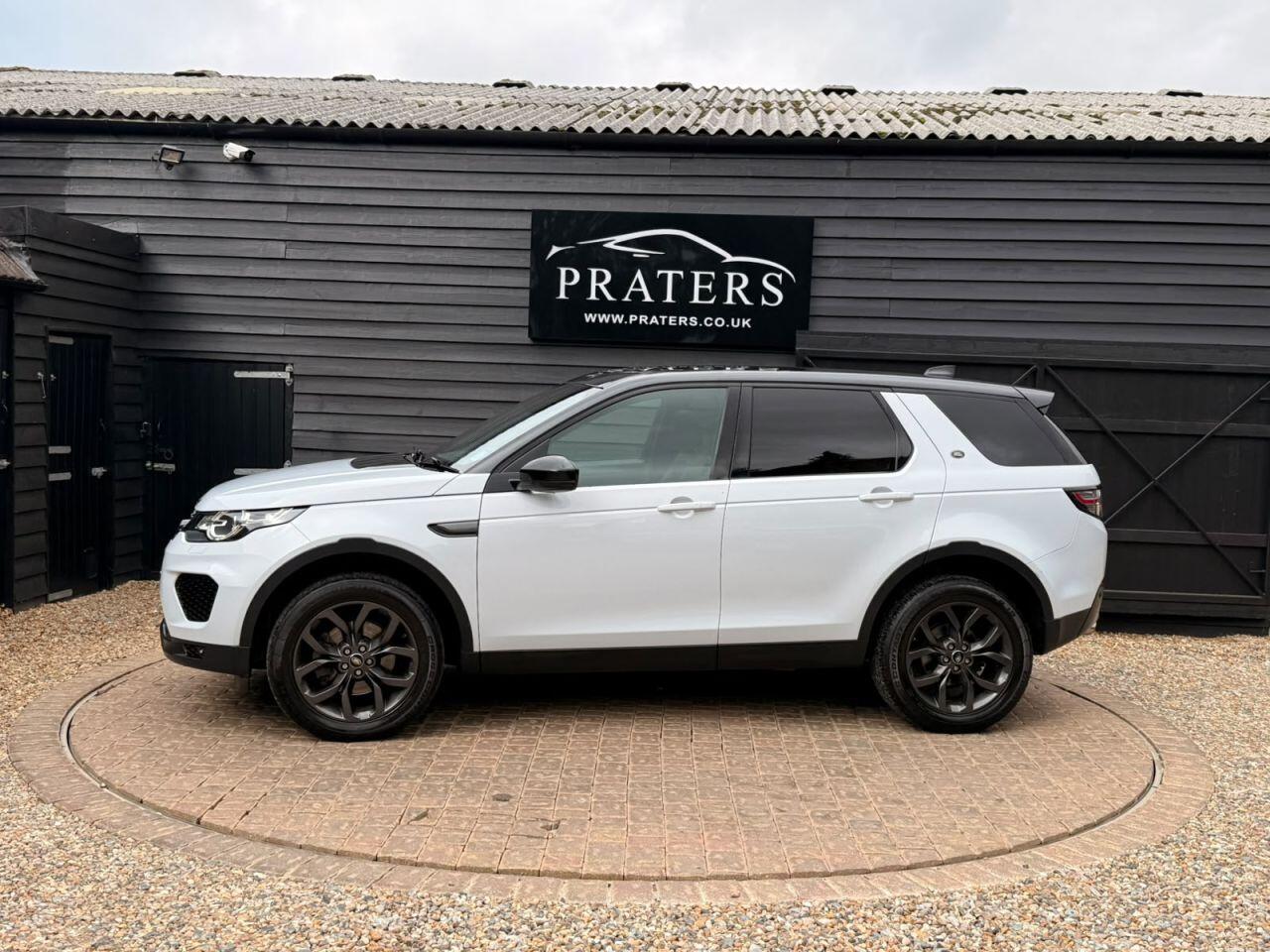 Land Rover Discovery Sport view 5