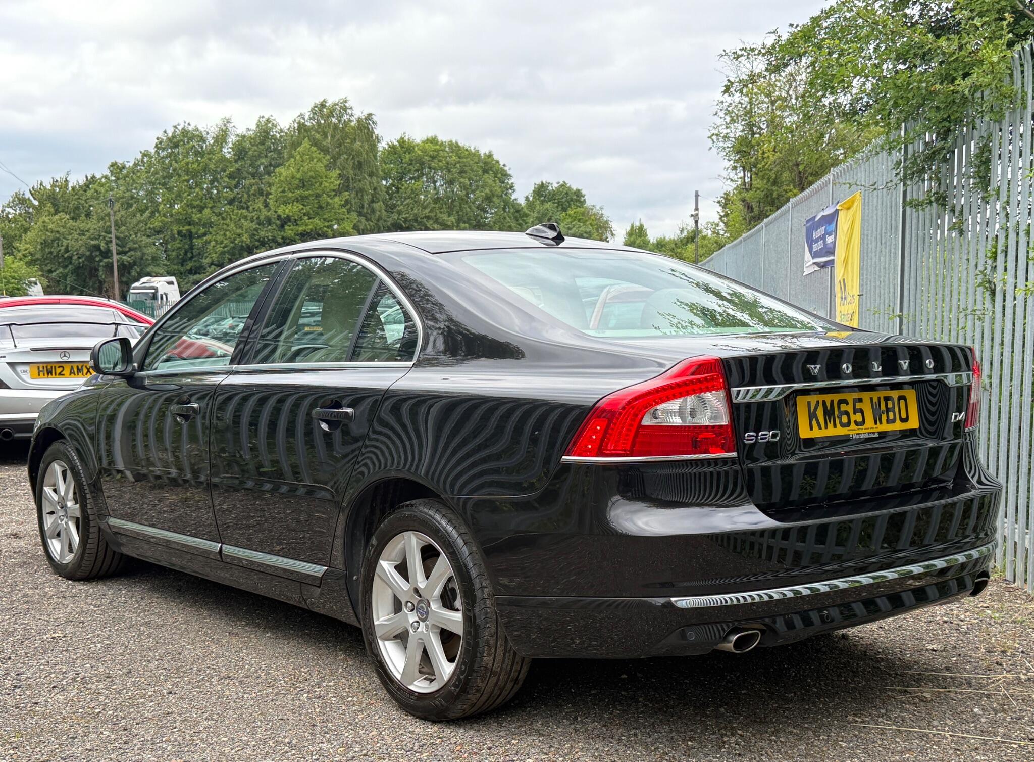 2015 Volvo S80 image 9