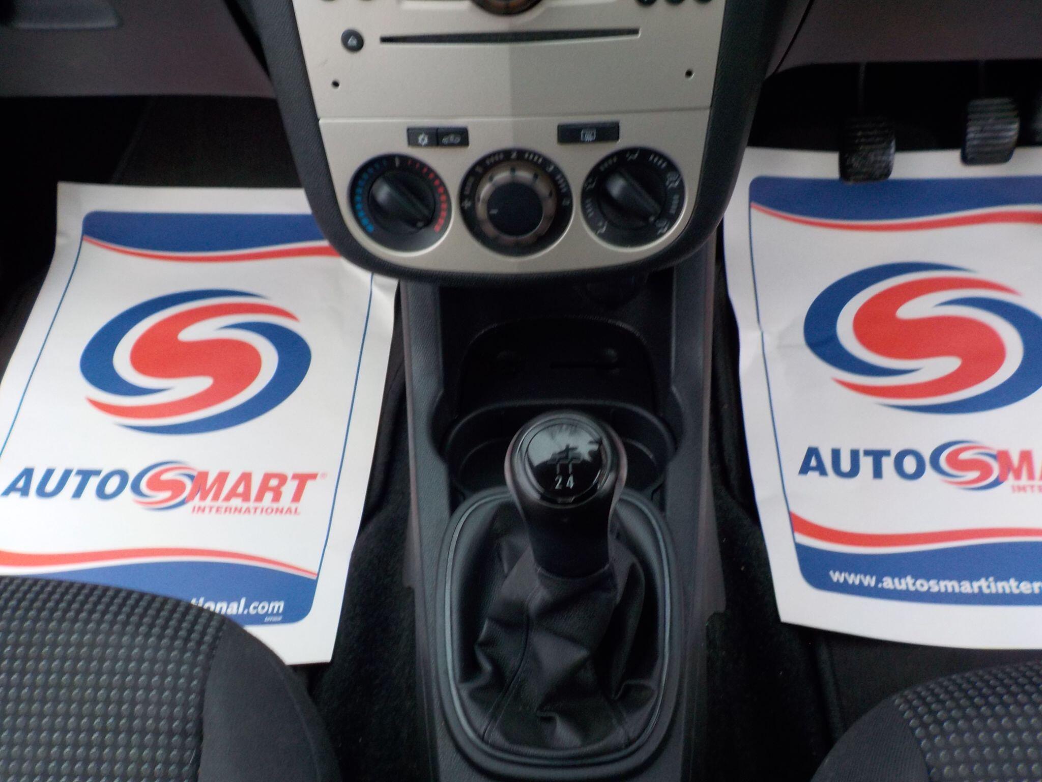 Vauxhall Corsa 1.2i 16v Breeze 3dr