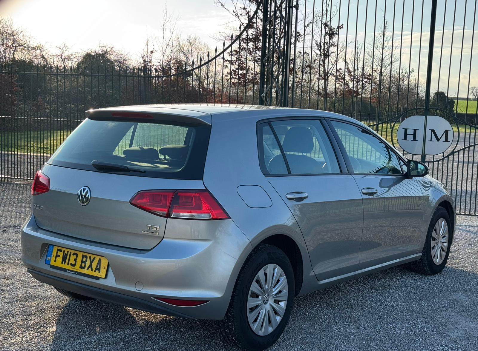 2013 Volkswagen Golf image 2